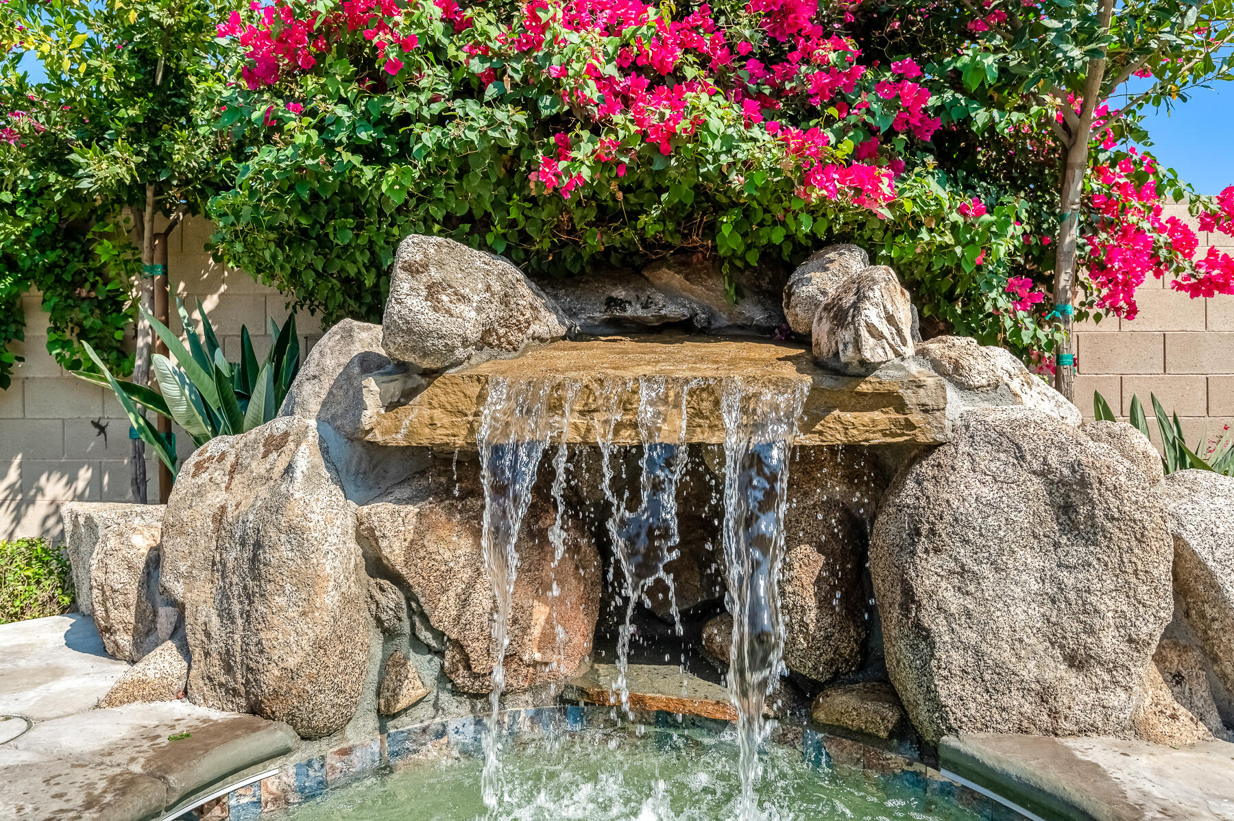 3238 N Rova Ct, Visalia, CA 93291