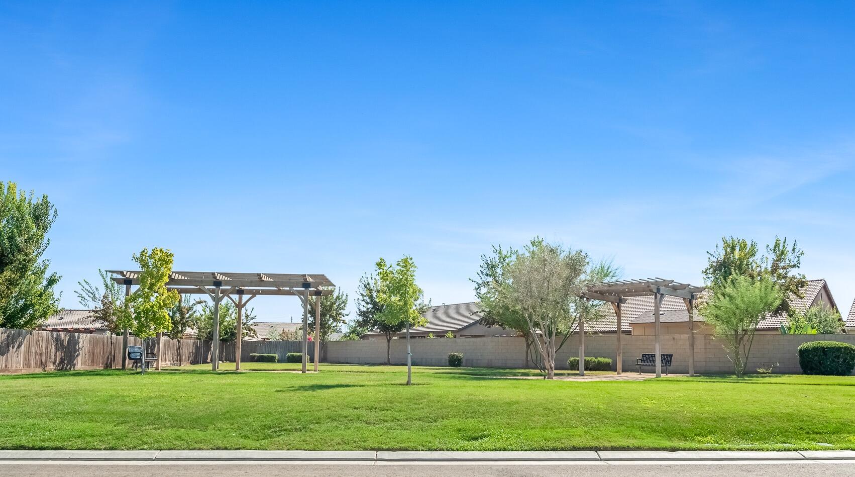 3238 N Rova Ct, Visalia, CA 93291