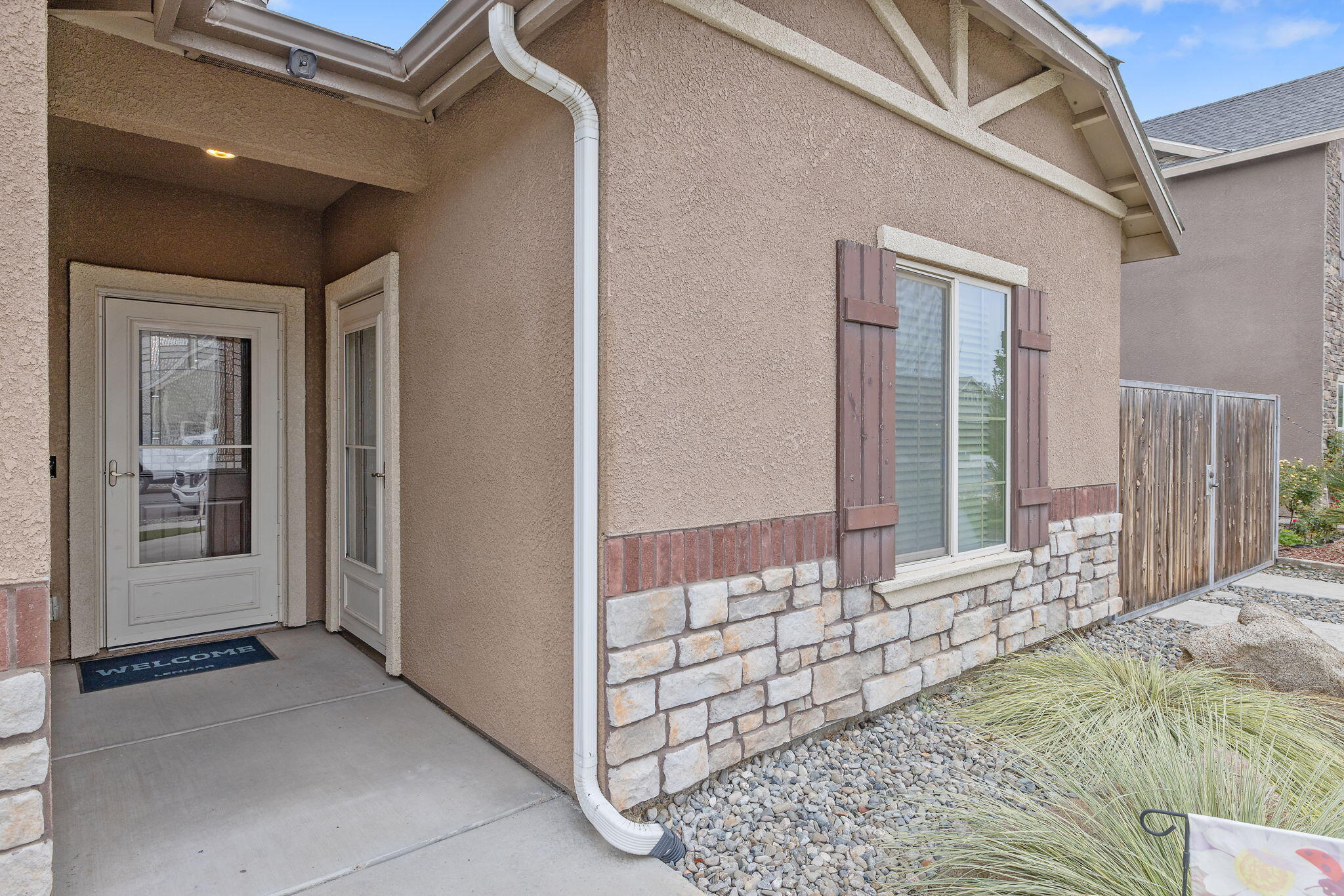 1944 W Babcock Ave, Visalia, CA 93291