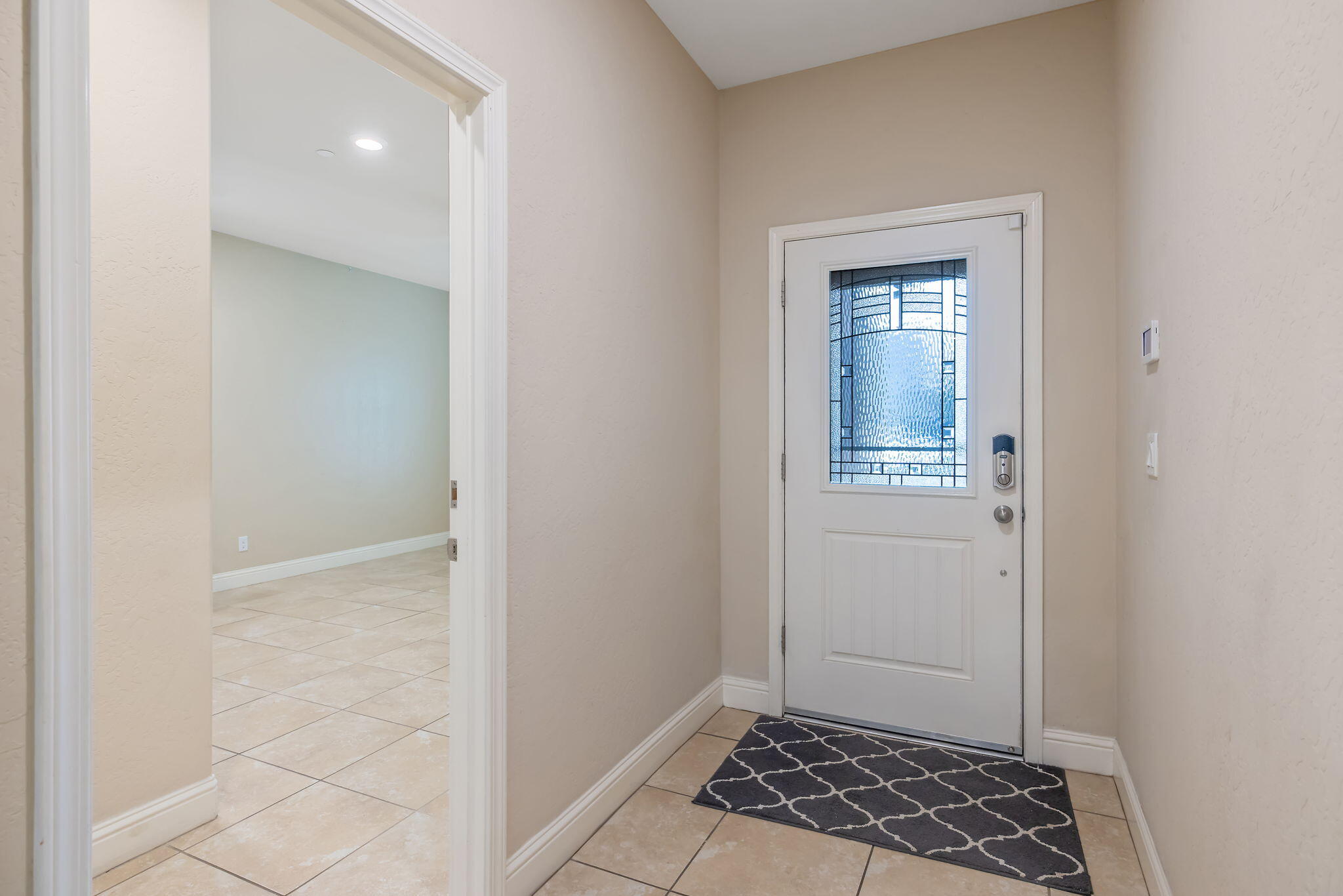 1944 W Babcock Ave, Visalia, CA 93291