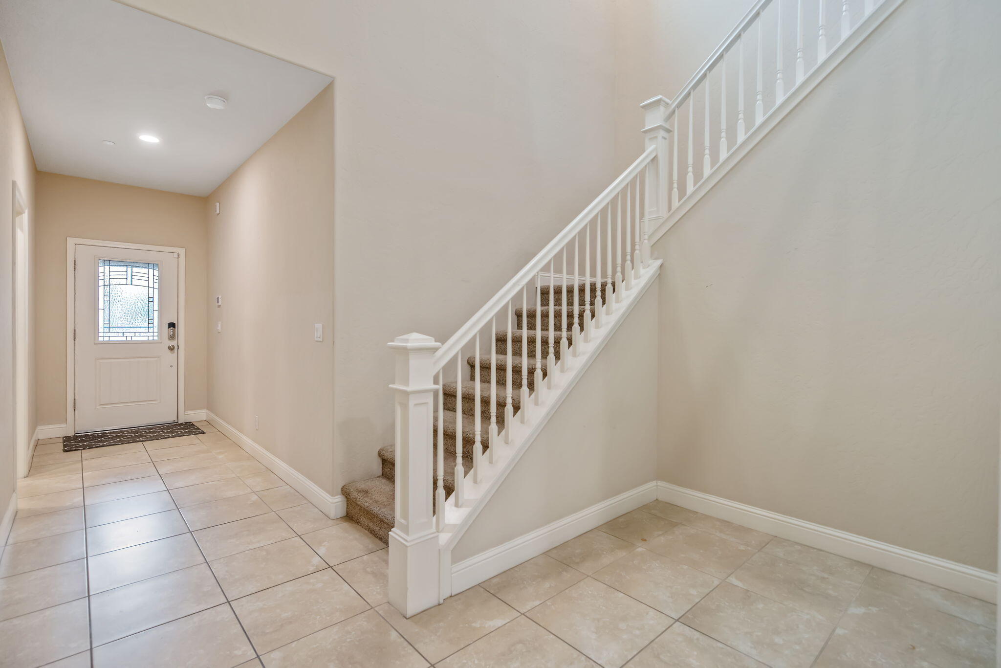 1944 W Babcock Ave, Visalia, CA 93291