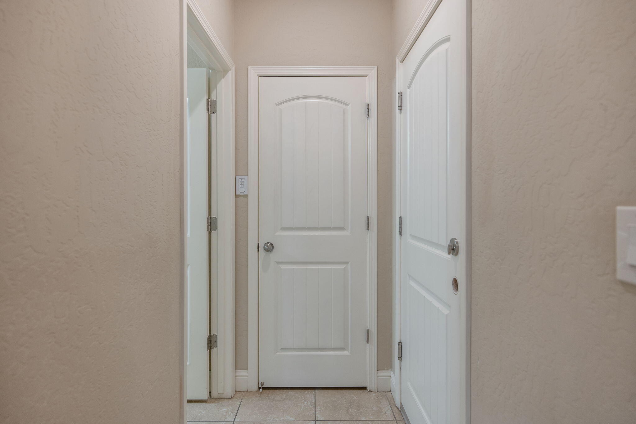 1944 W Babcock Ave, Visalia, CA 93291