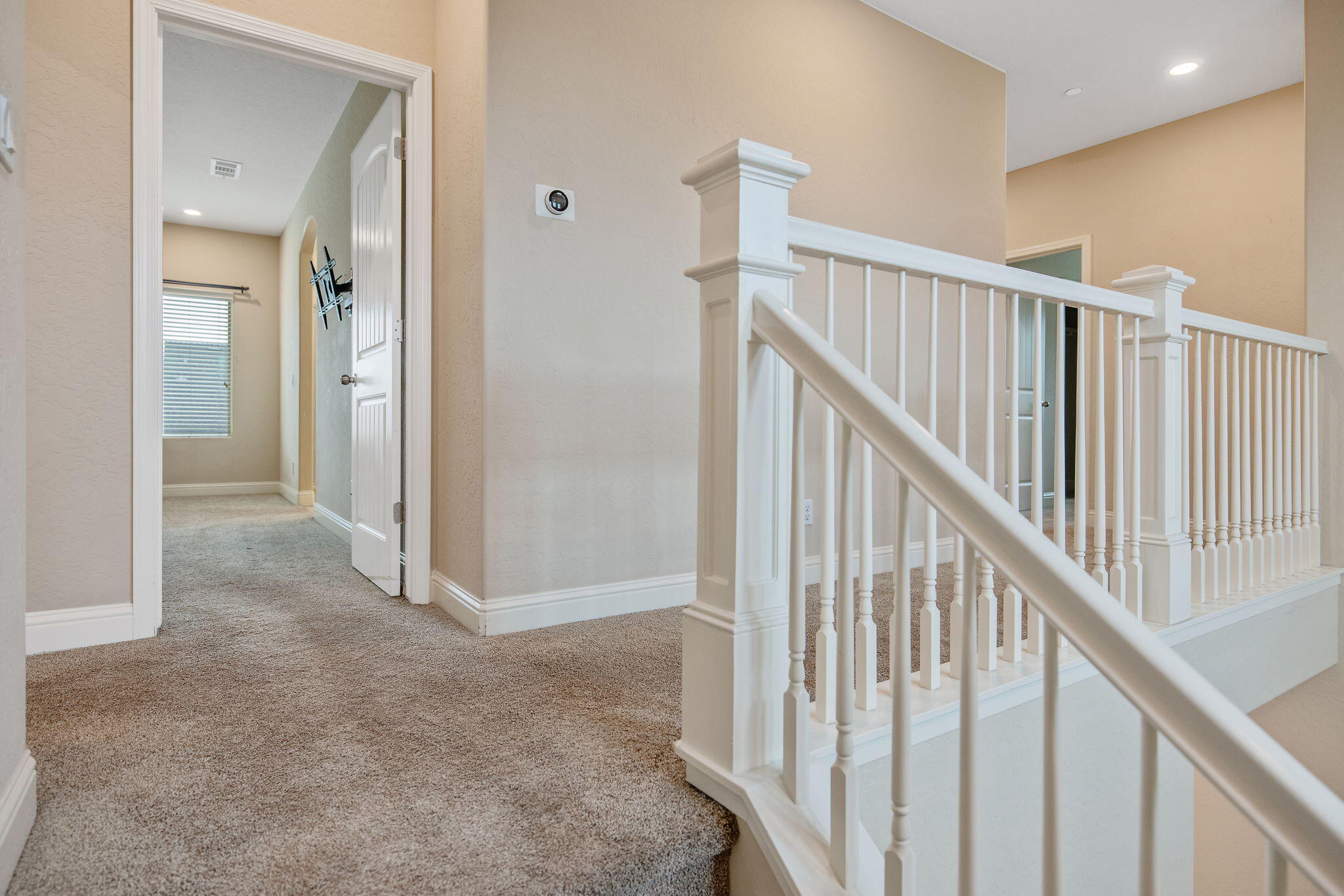 1944 W Babcock Ave, Visalia, CA 93291