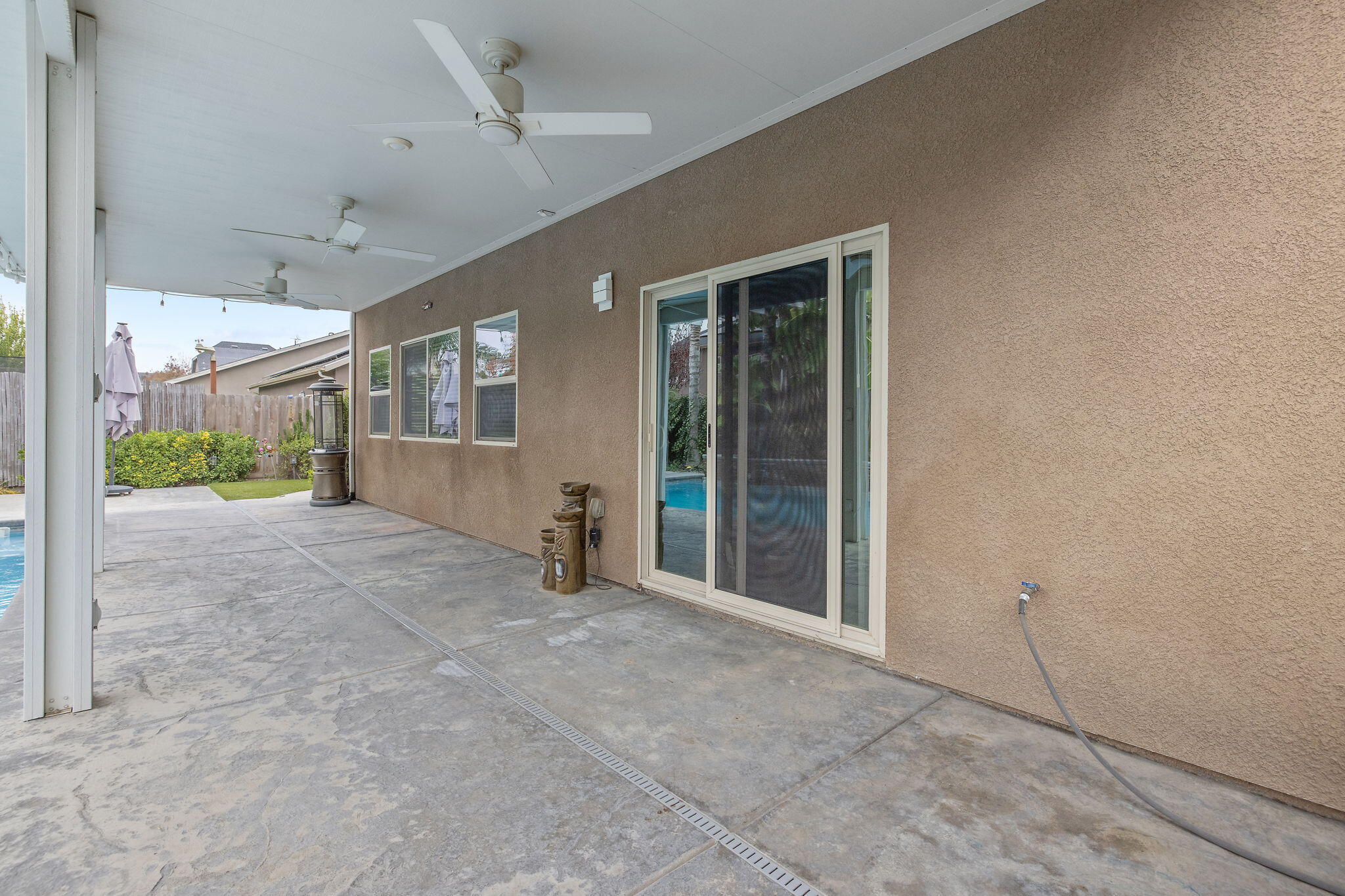 1944 W Babcock Ave, Visalia, CA 93291