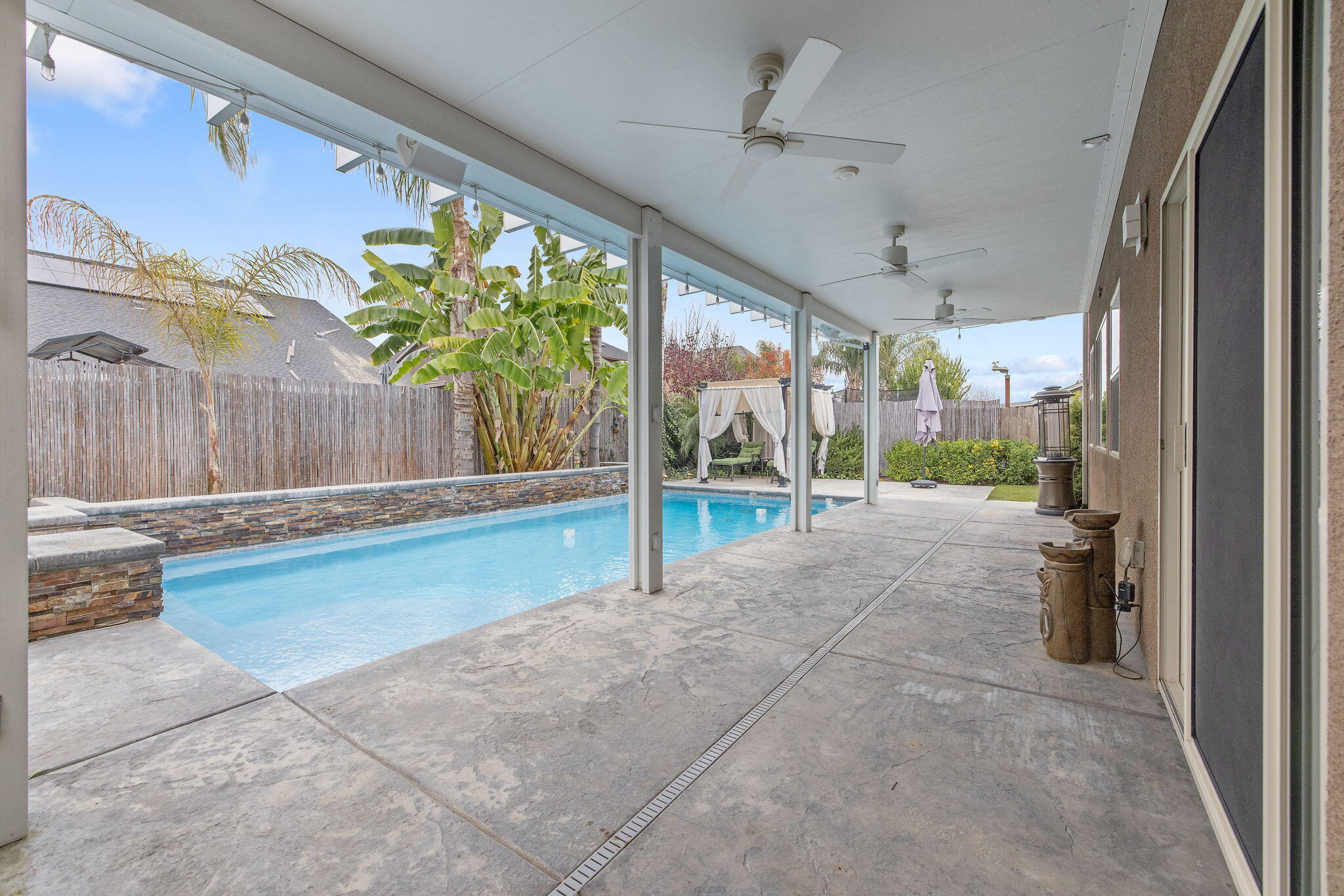 1944 W Babcock Ave, Visalia, CA 93291