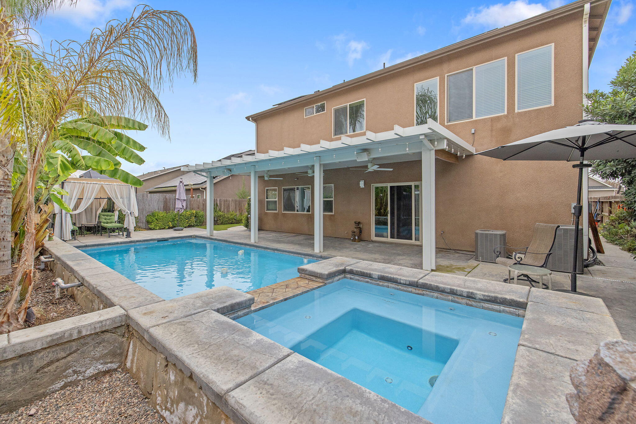 1944 W Babcock Ave, Visalia, CA 93291