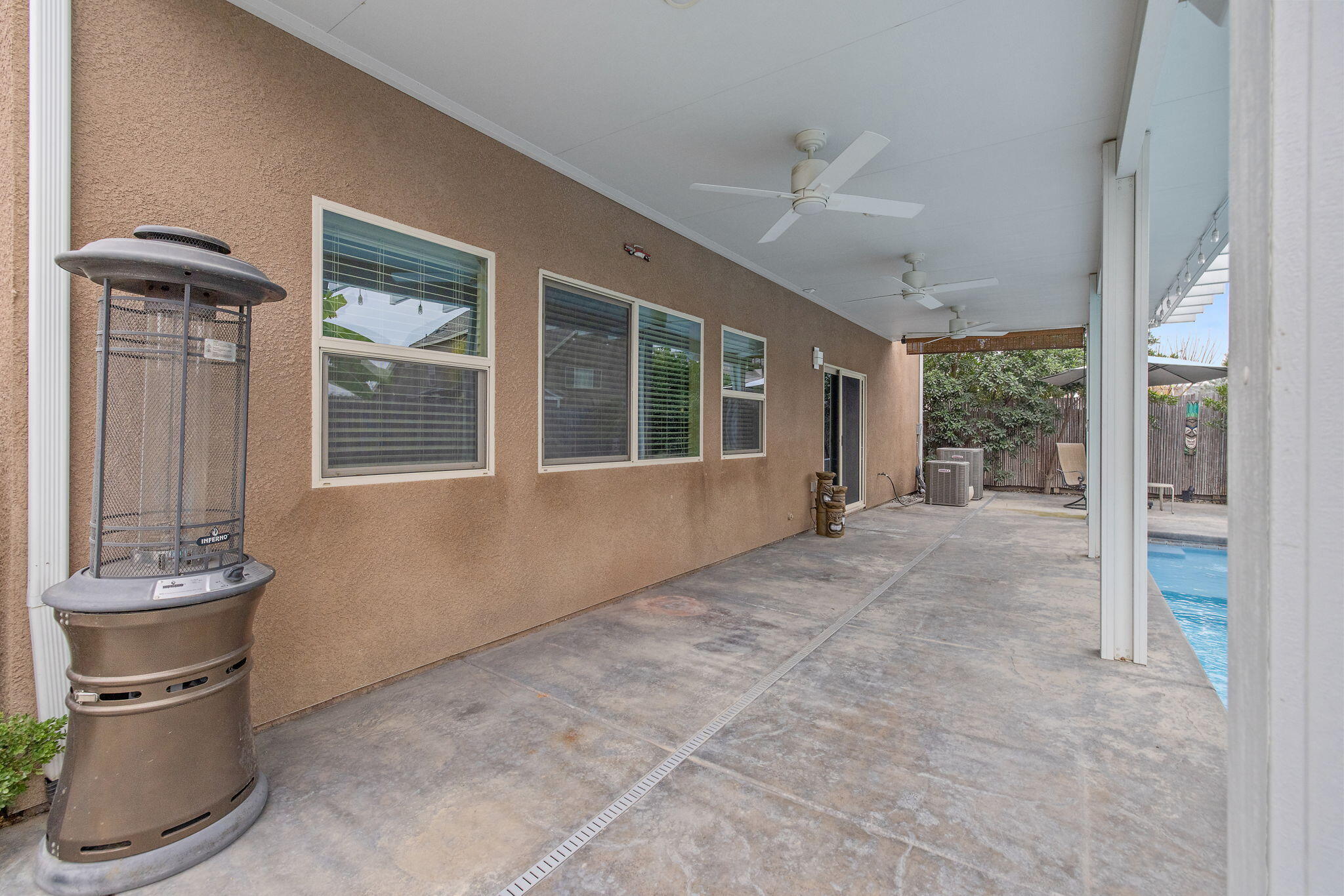 1944 W Babcock Ave, Visalia, CA 93291