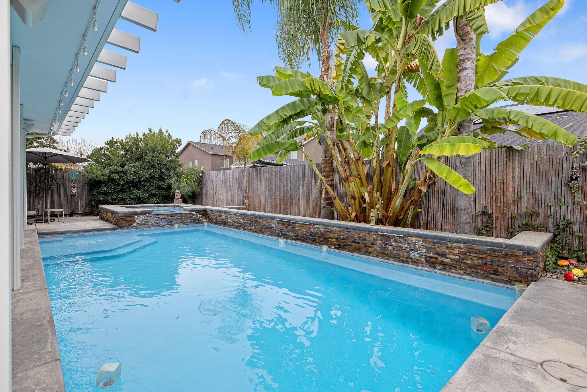 1944 W Babcock Ave, Visalia, CA 93291