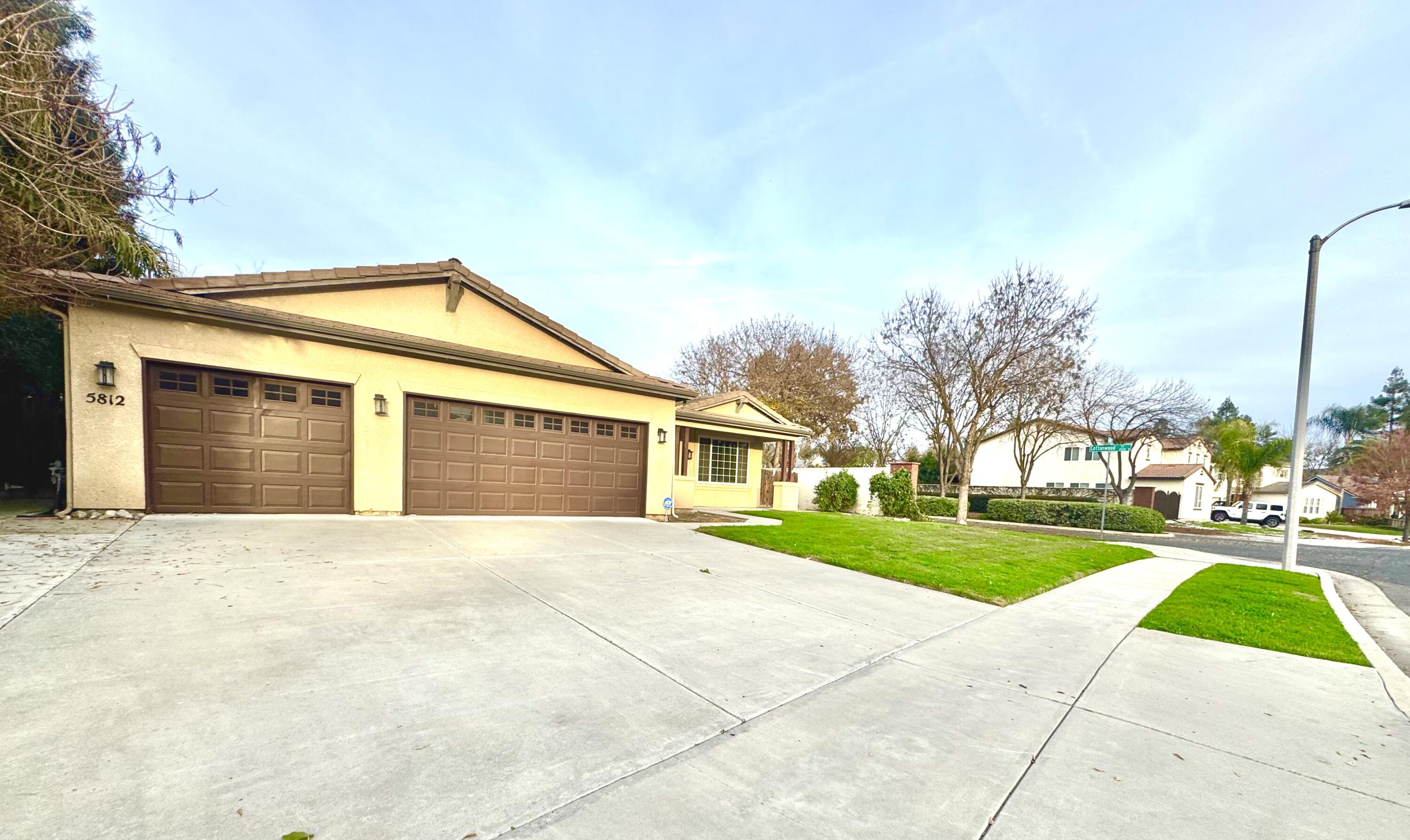 5812 W Ceres Ave, Visalia, CA 93291