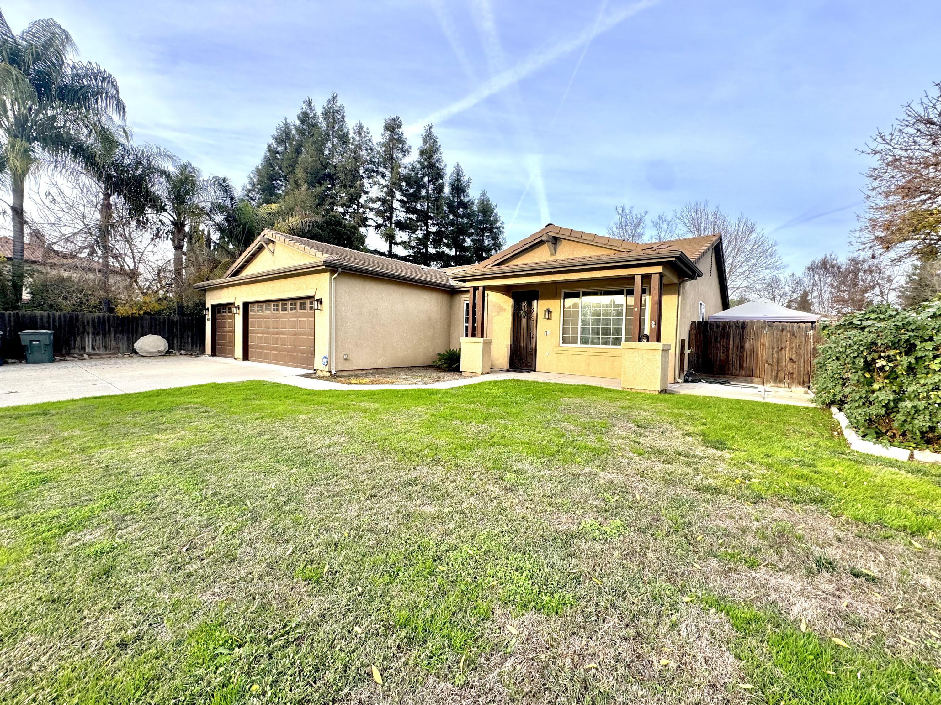 5812 W Ceres Ave, Visalia, CA 93291