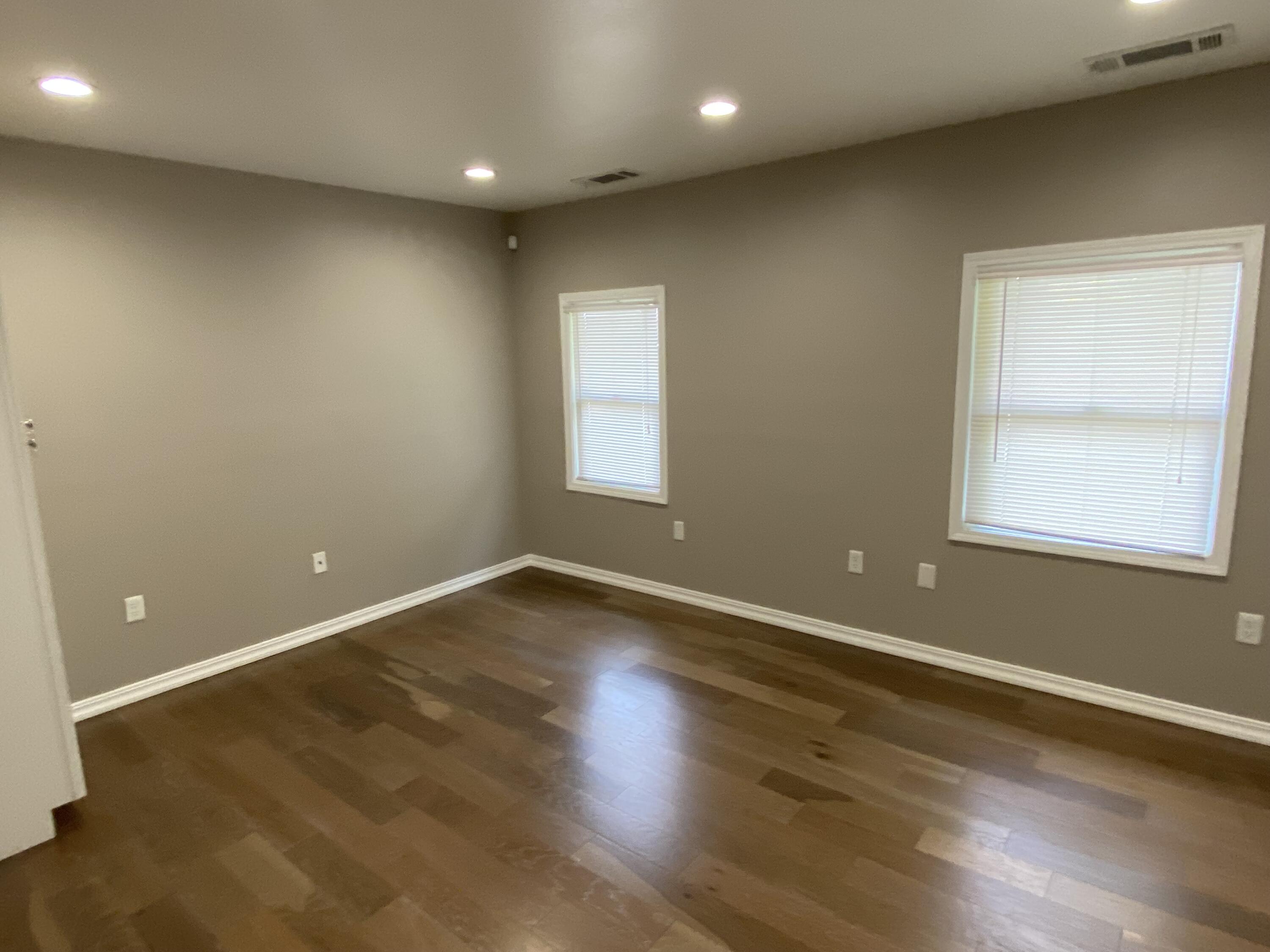 947 W Kern Ave, Tulare, CA 93274