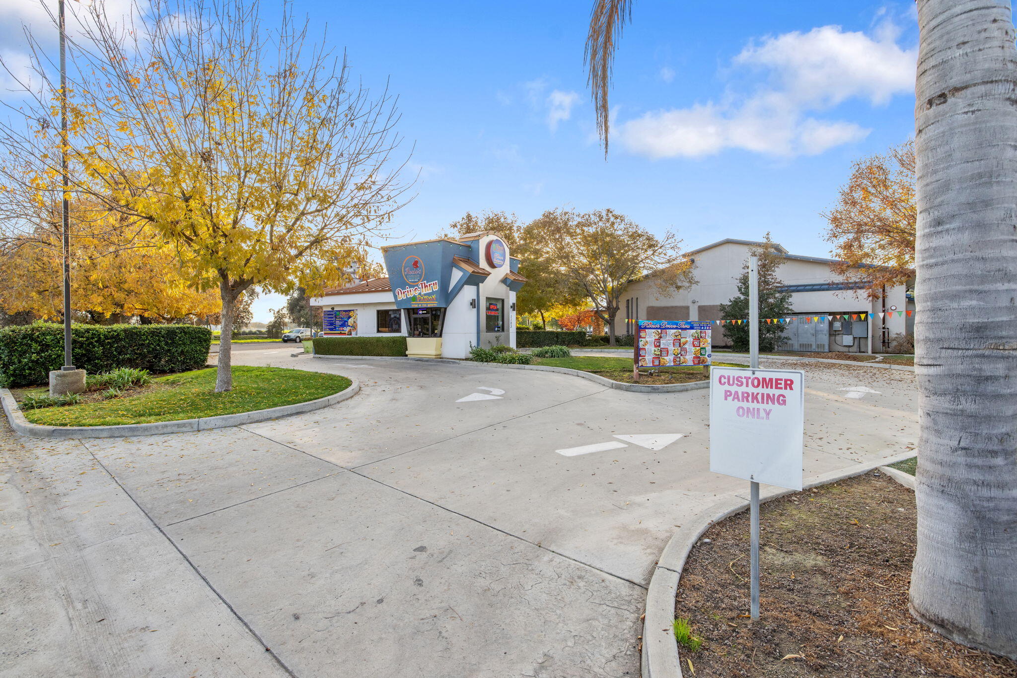 1103 W Caldwell Ave, Visalia, CA 93277