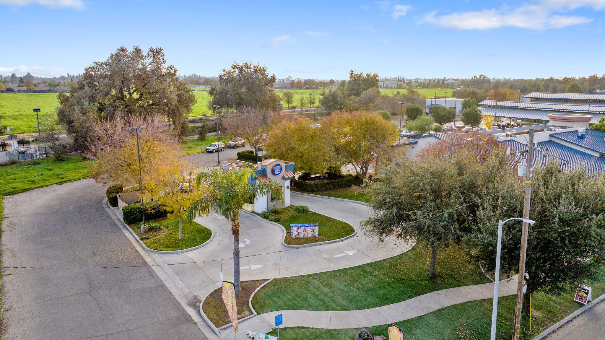 1103 W Caldwell Ave, Visalia, CA 93277