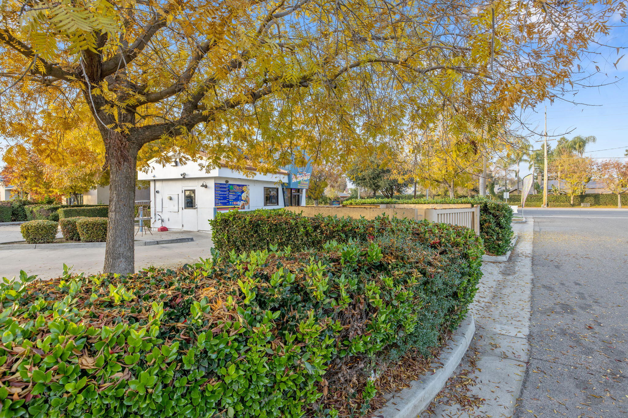 1103 W Caldwell Ave, Visalia, CA 93277