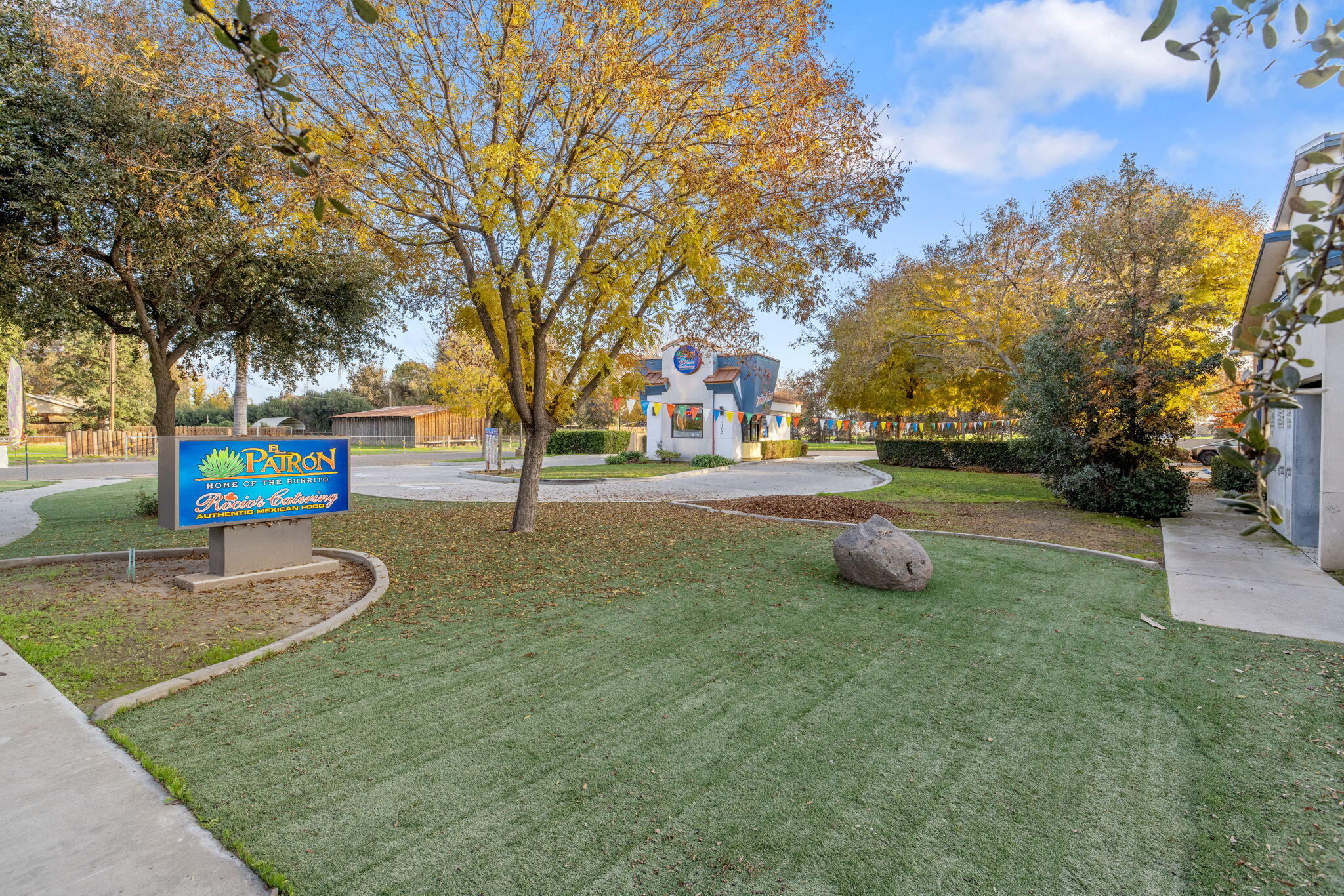 1103 W Caldwell Ave, Visalia, CA 93277