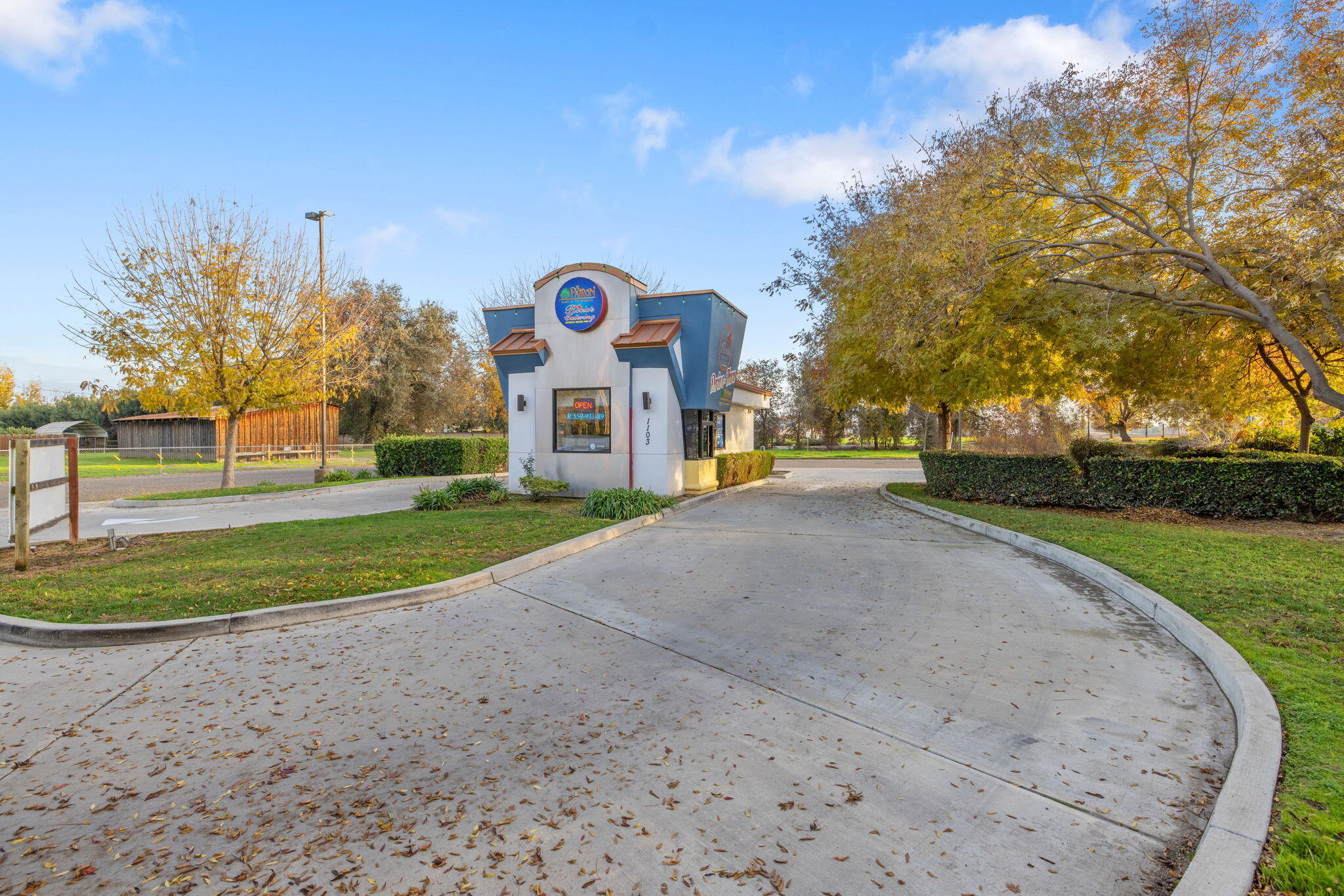 1103 W Caldwell Ave, Visalia, CA 93277