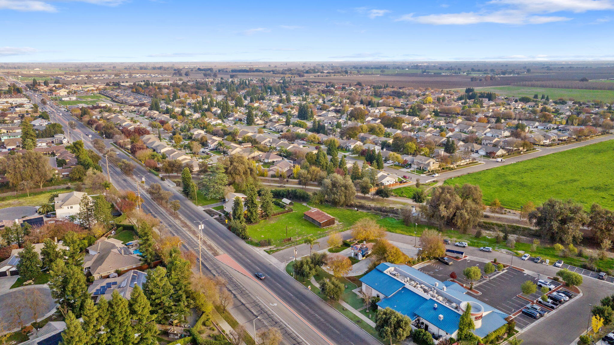 1103 W Caldwell Ave, Visalia, CA 93277