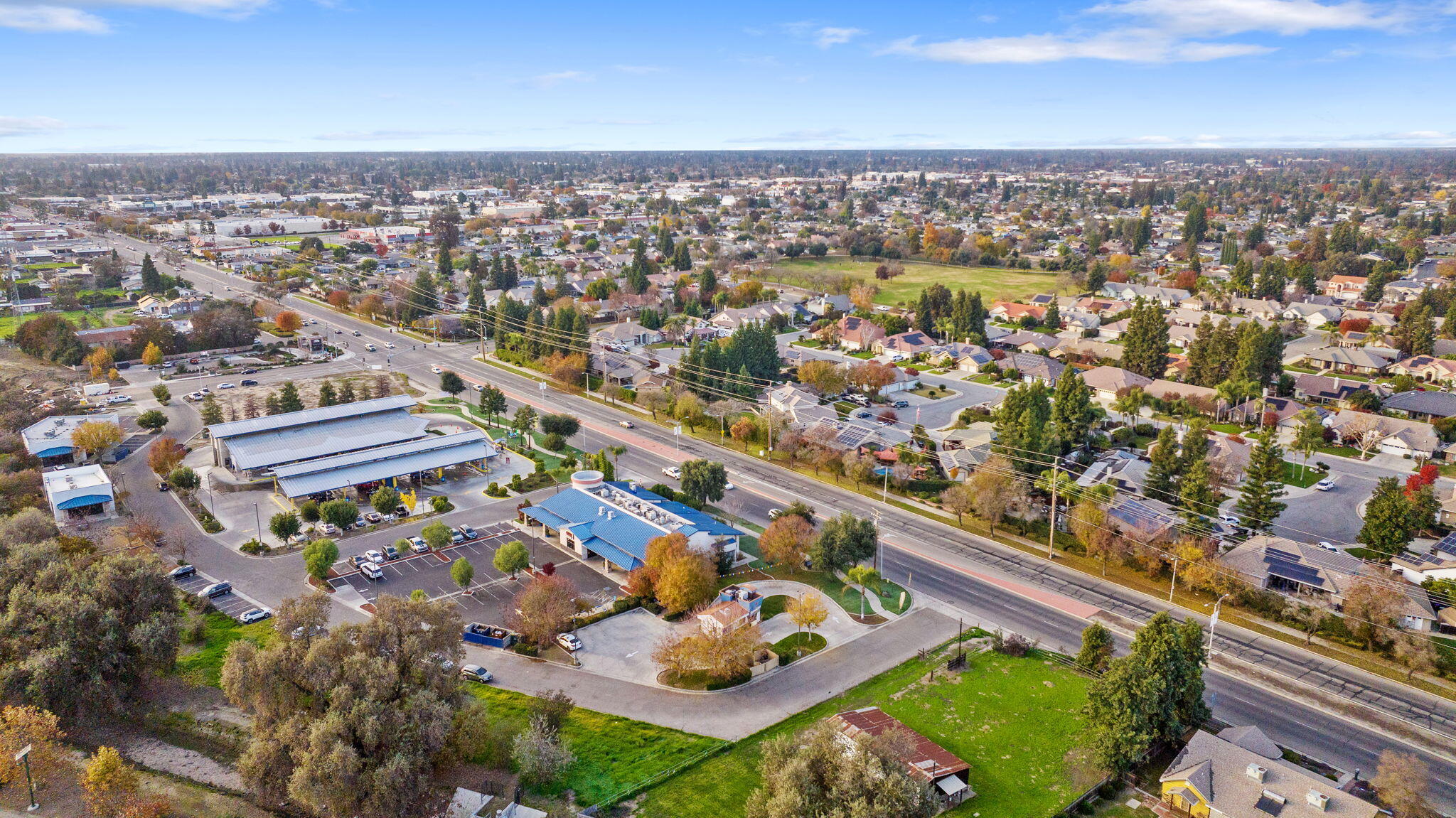 1103 W Caldwell Ave, Visalia, CA 93277