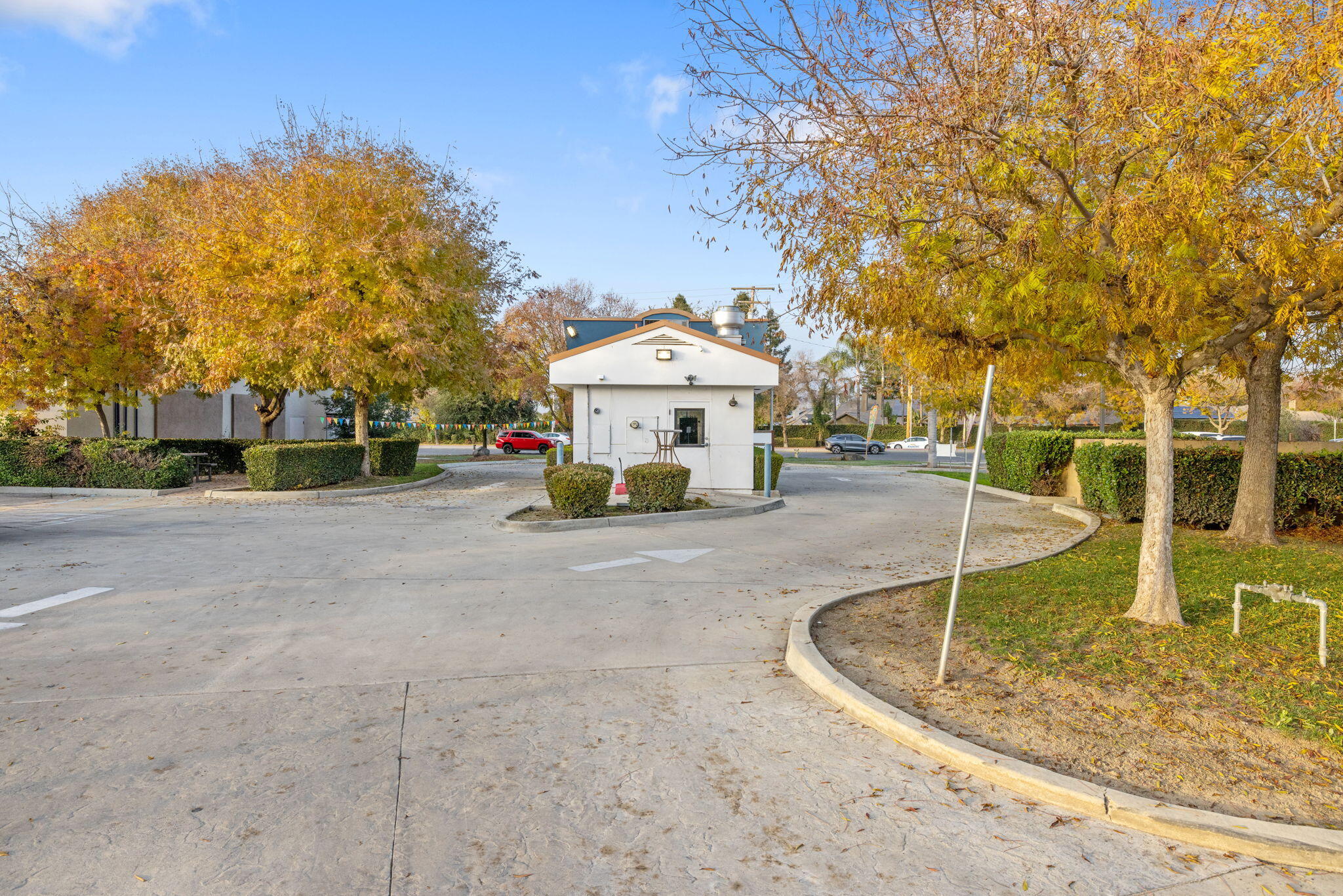 1103 W Caldwell Ave, Visalia, CA 93277