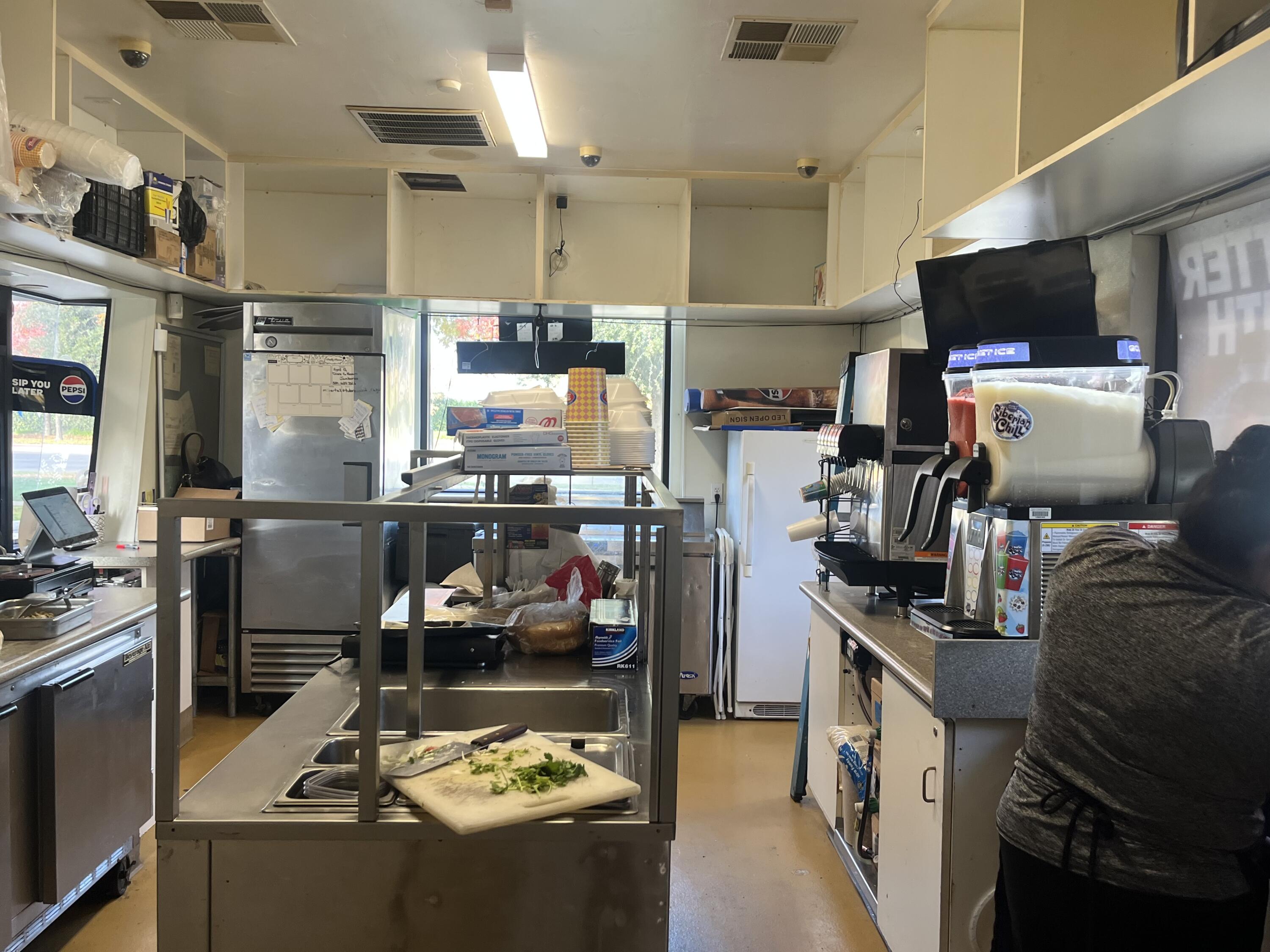 1103 W Caldwell Ave, Visalia, CA 93277