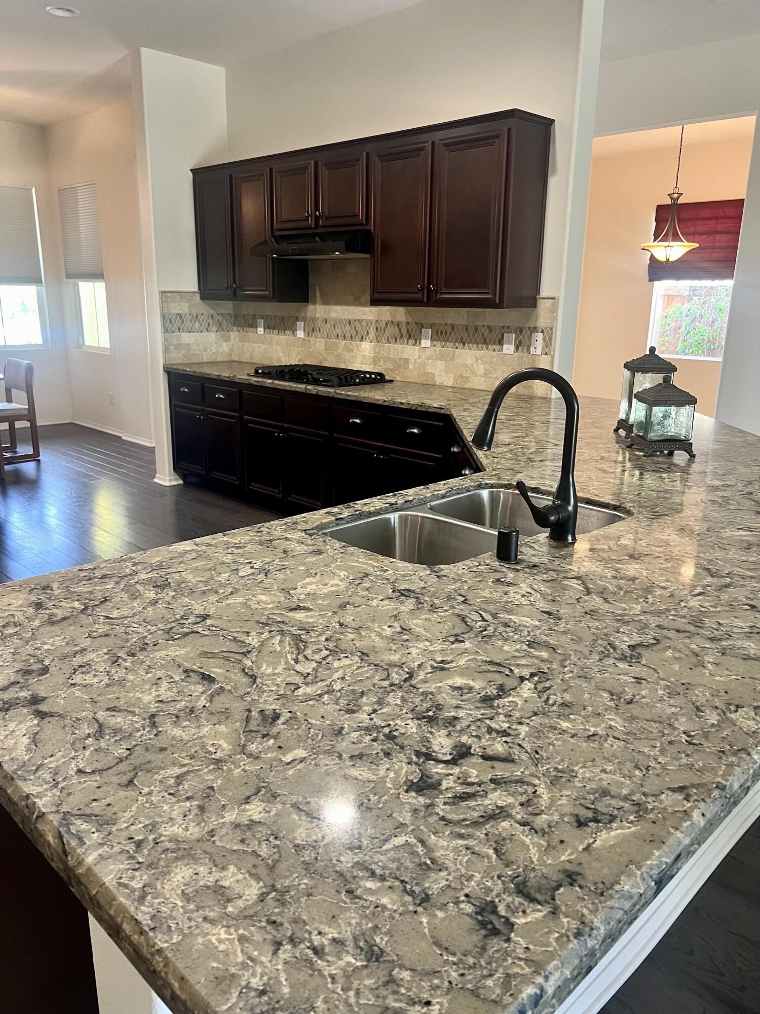 9909 Stockholm Pl, Bakersfield, CA 93306