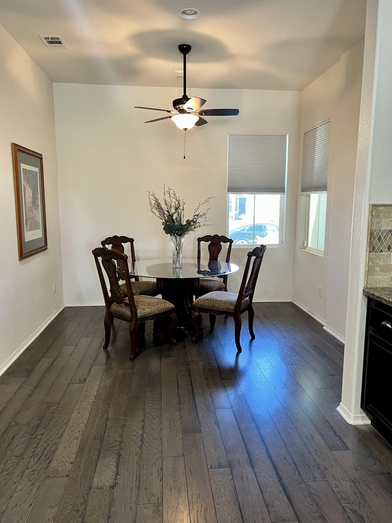 9909 Stockholm Pl, Bakersfield, CA 93306