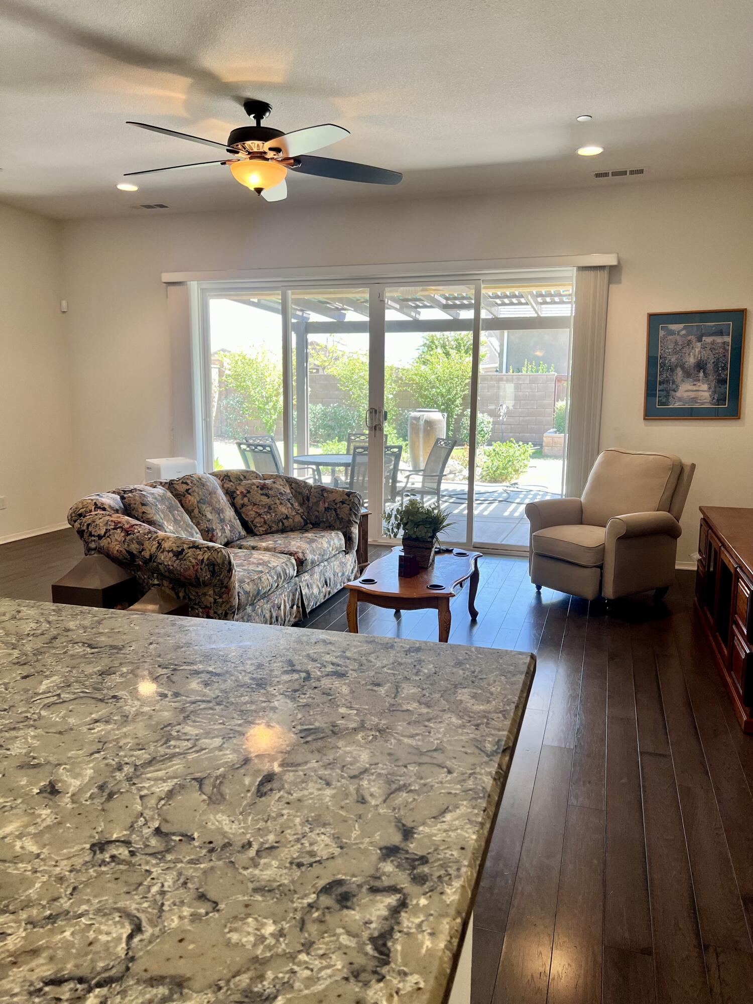 9909 Stockholm Pl, Bakersfield, CA 93306