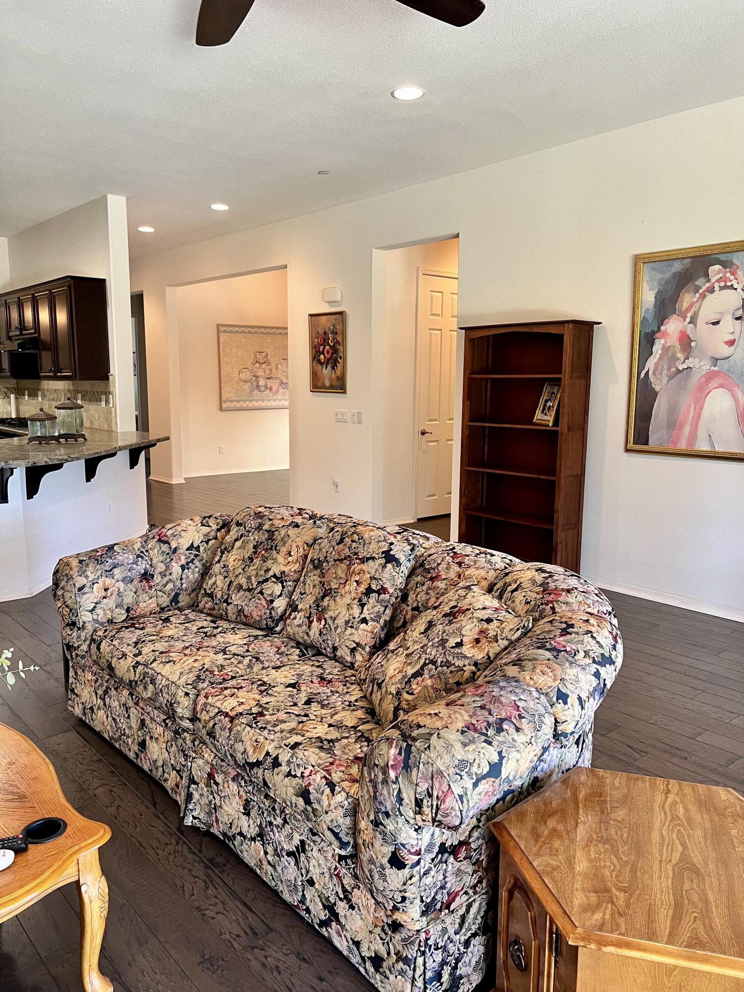 9909 Stockholm Pl, Bakersfield, CA 93306