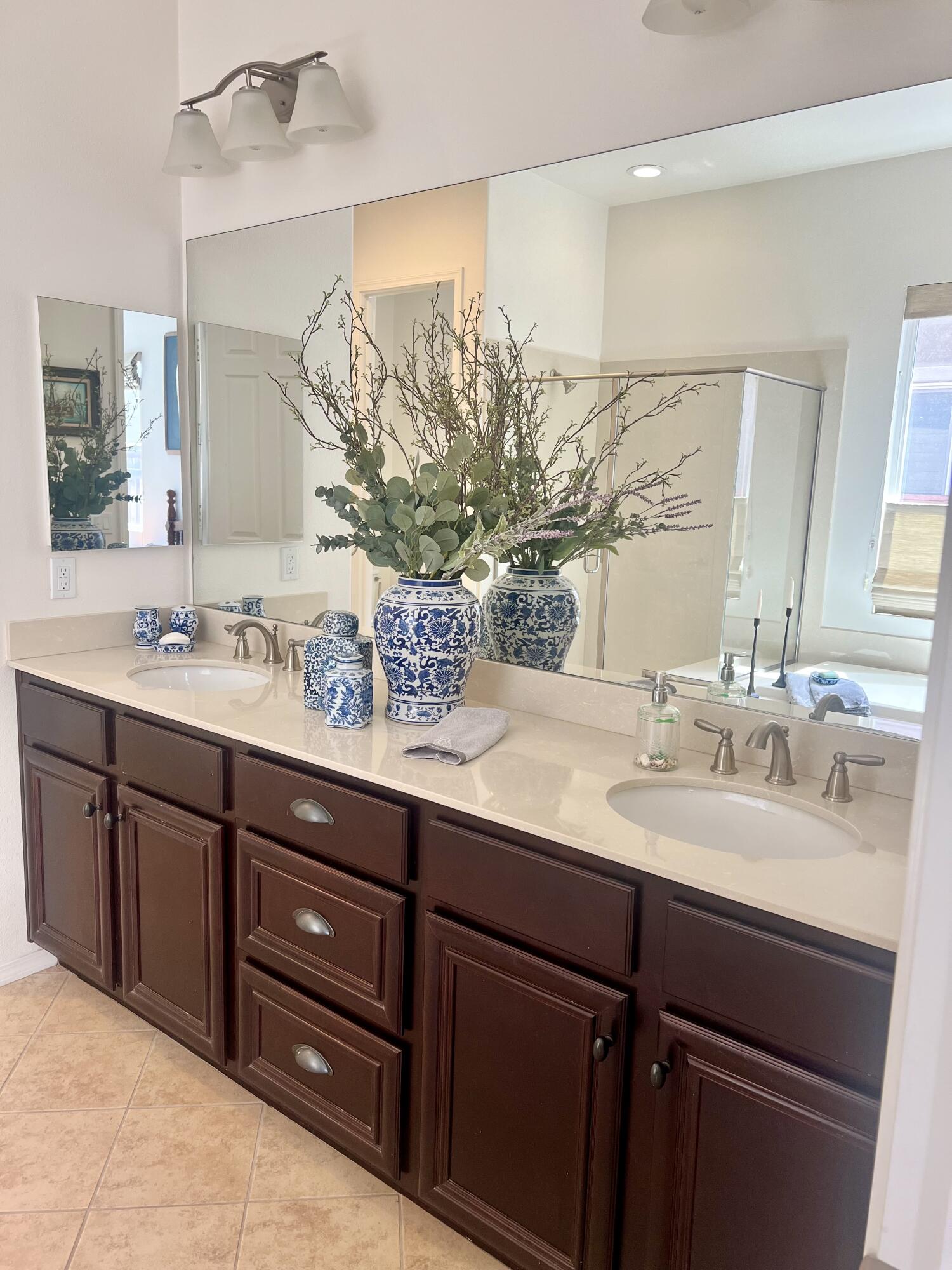 9909 Stockholm Pl, Bakersfield, CA 93306