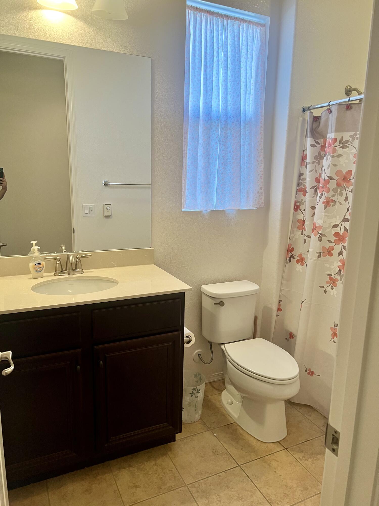 9909 Stockholm Pl, Bakersfield, CA 93306