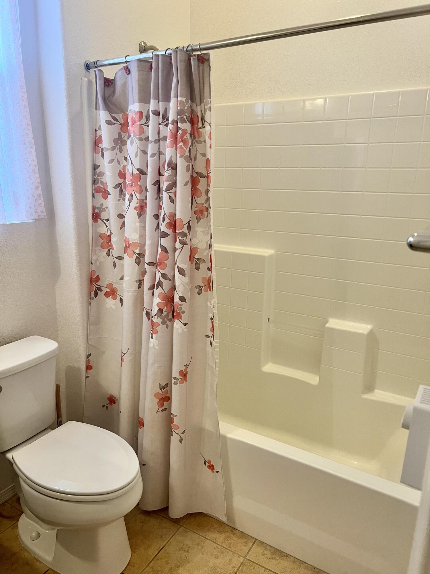 9909 Stockholm Pl, Bakersfield, CA 93306