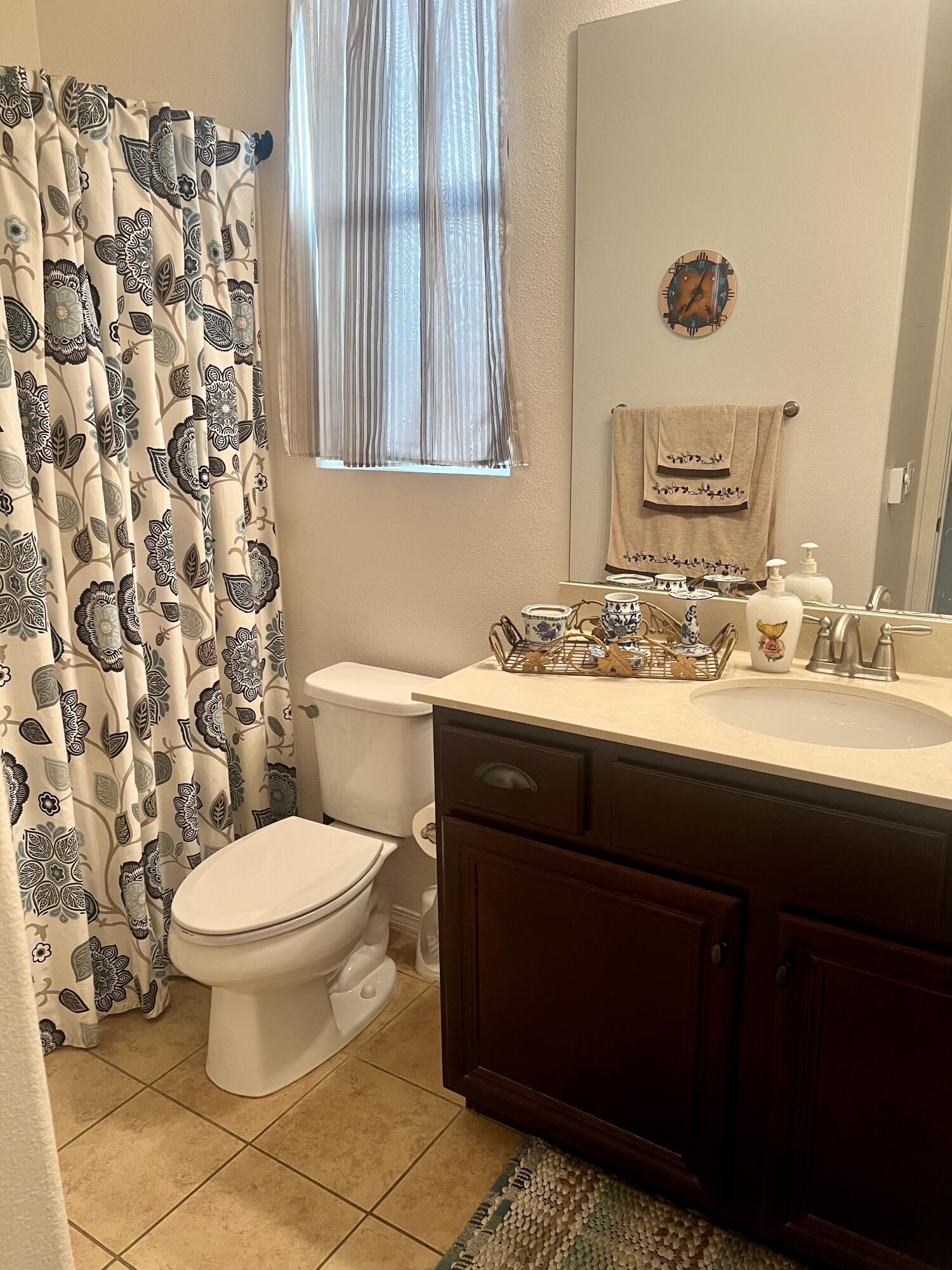 9909 Stockholm Pl, Bakersfield, CA 93306