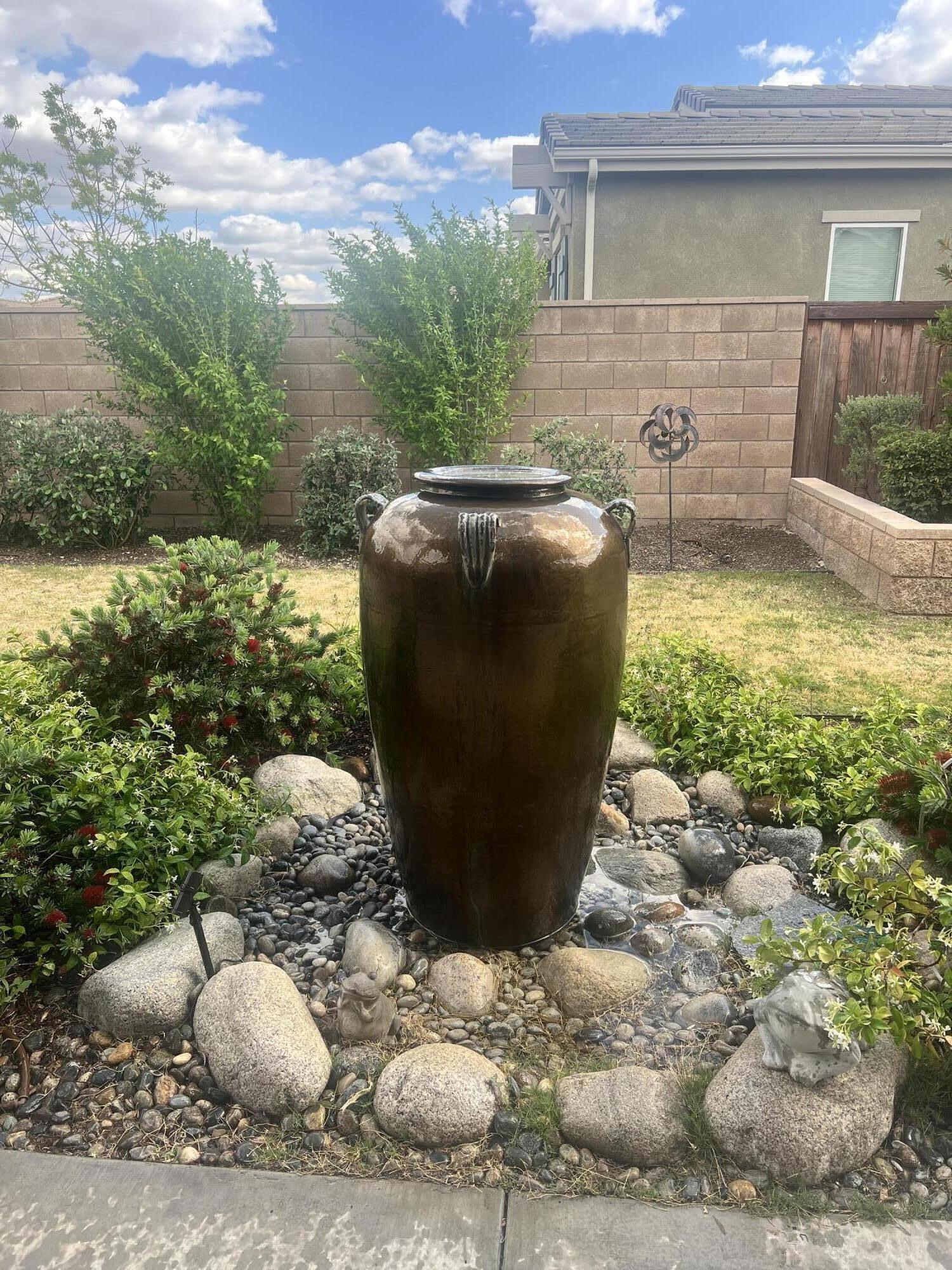 9909 Stockholm Pl, Bakersfield, CA 93306