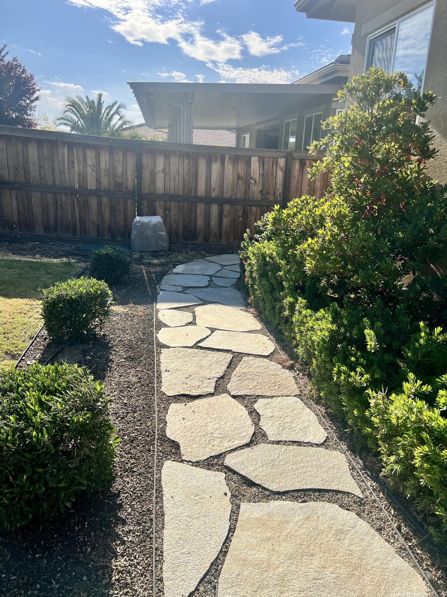 9909 Stockholm Pl, Bakersfield, CA 93306