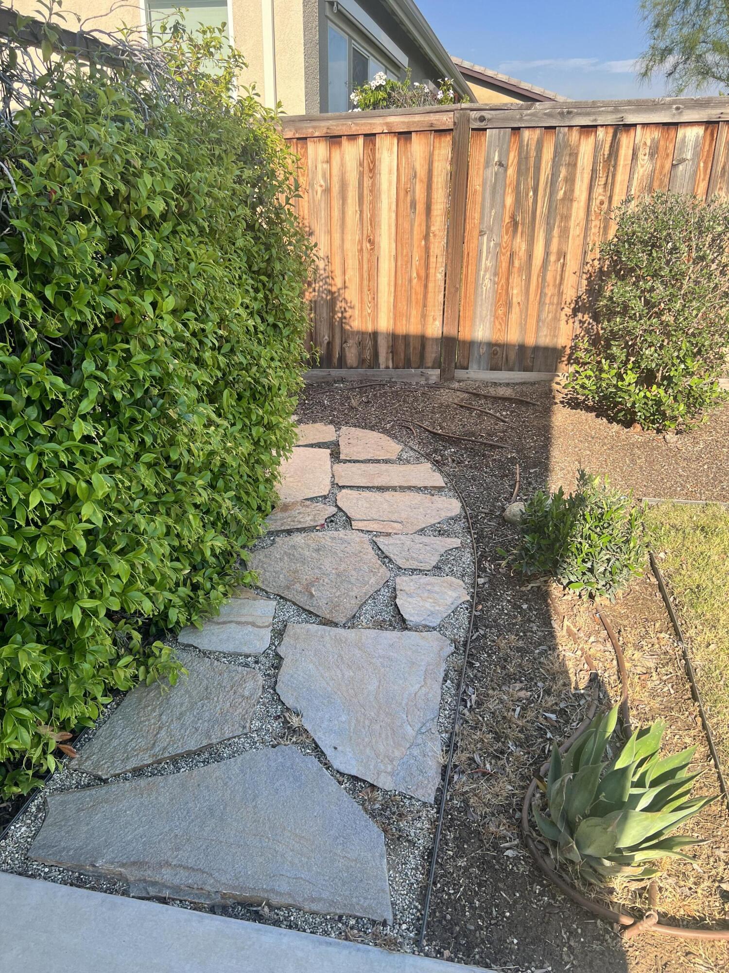 9909 Stockholm Pl, Bakersfield, CA 93306