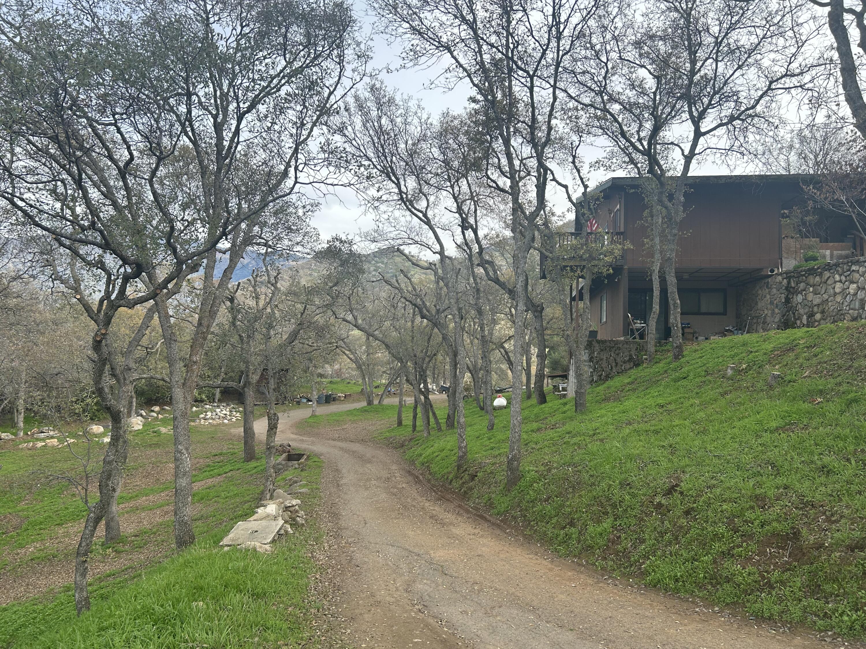 40838 Oak Ridge Dr, Three Rivers, CA 93271