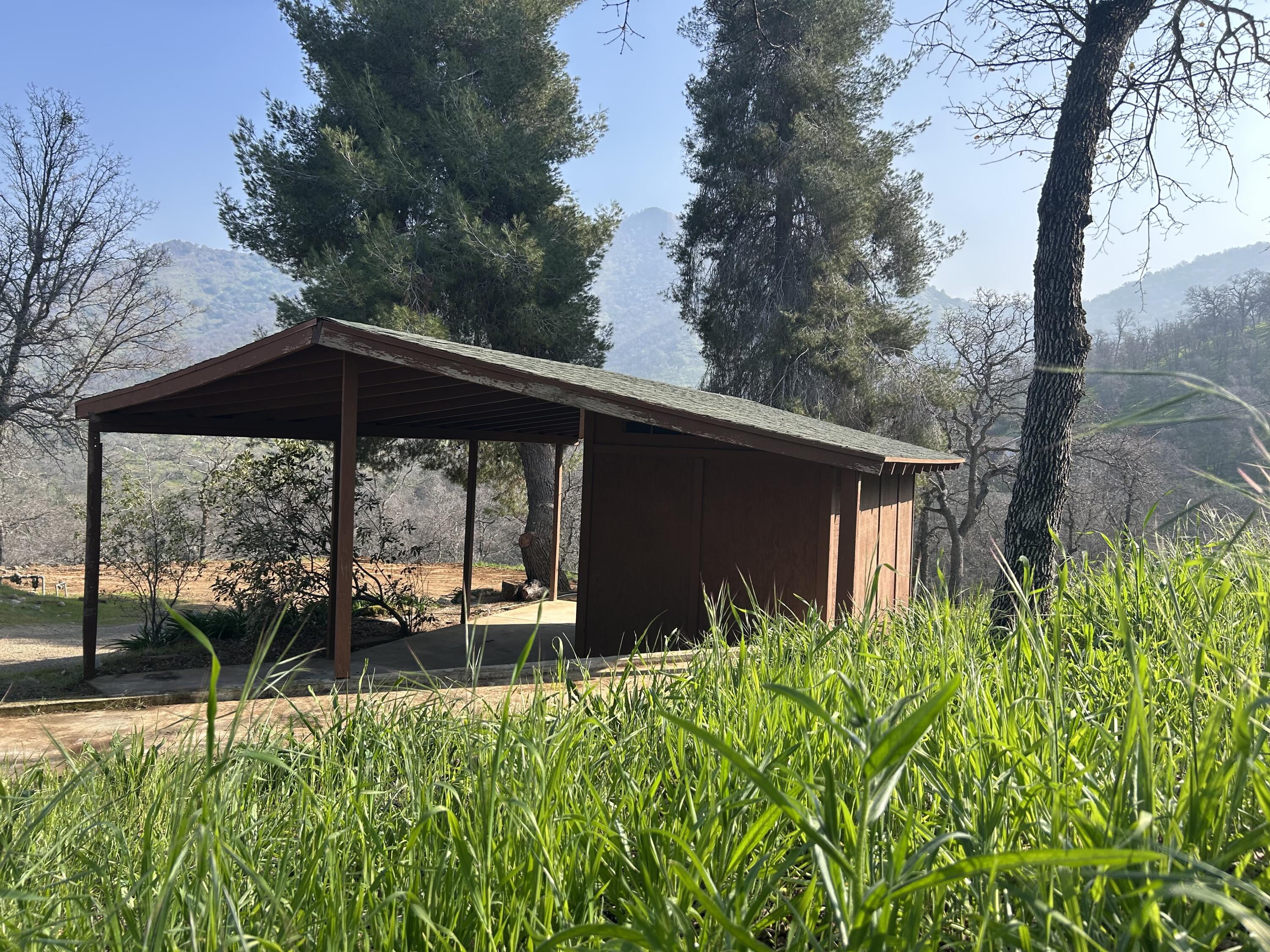 40838 Oak Ridge Dr, Three Rivers, CA 93271