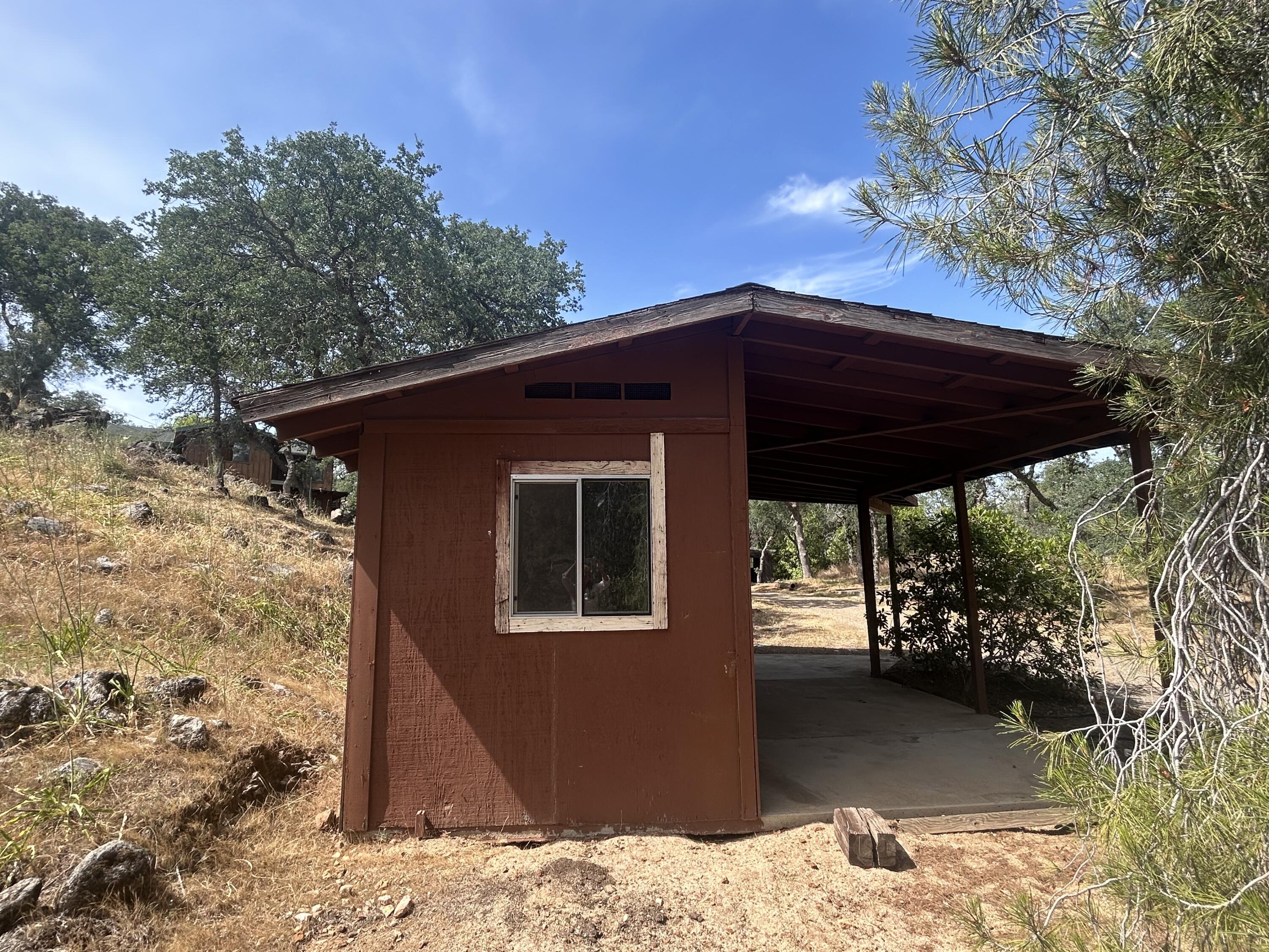 40838 Oak Ridge Dr, Three Rivers, CA 93271