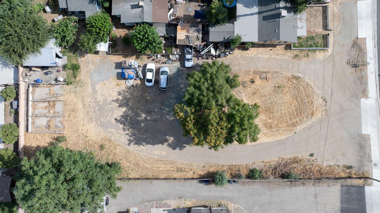 293 N Villa St, Porterville, CA 93257