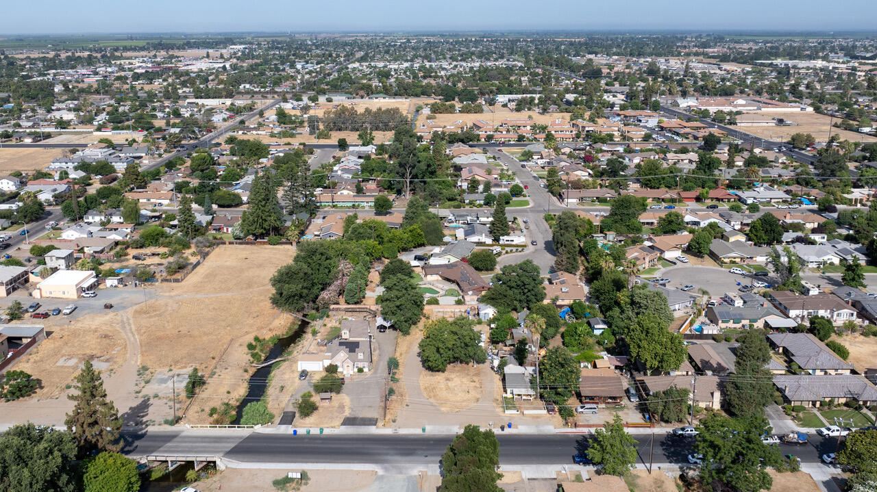 293 N Villa St, Porterville, CA 93257