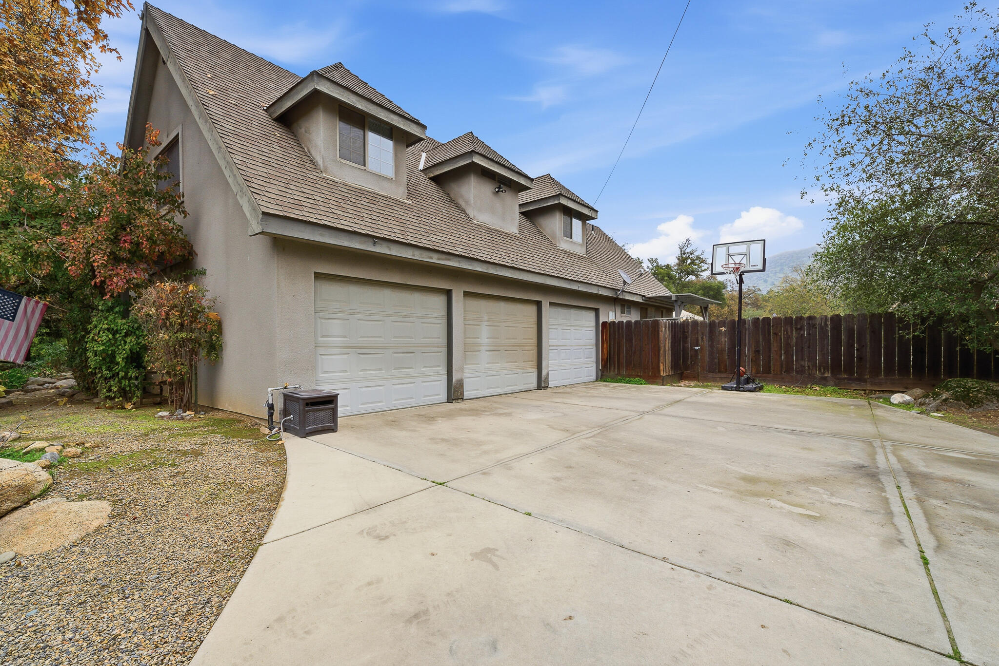 33721 Globe Dr, Springville, CA 93265