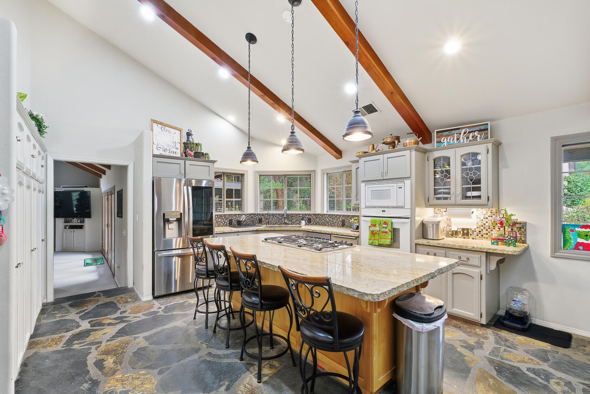 33721 Globe Dr, Springville, CA 93265