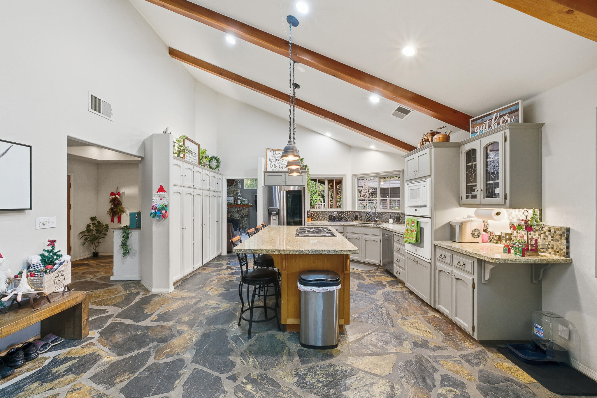 33721 Globe Dr, Springville, CA 93265