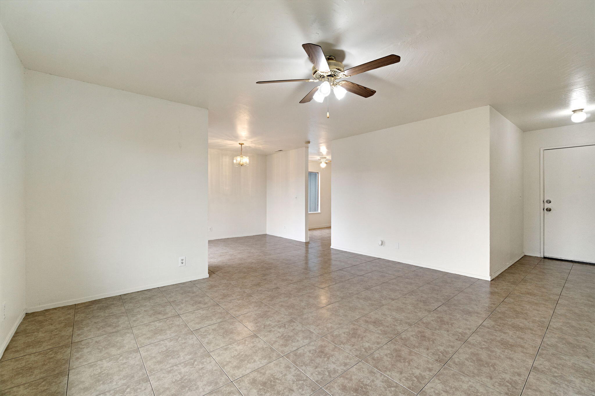 14853 W Stanislaus Ave, Kerman, CA 93630