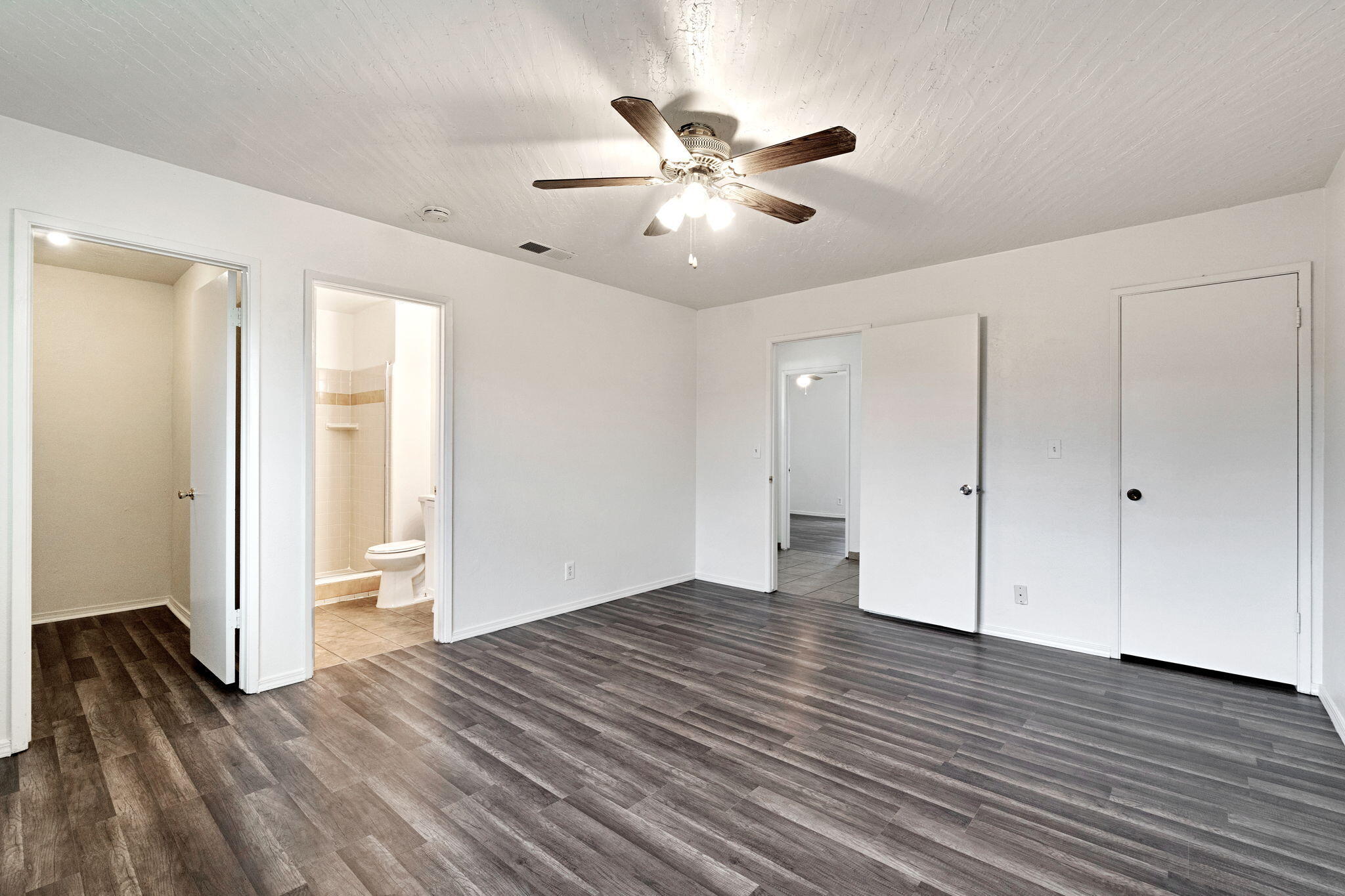 14853 W Stanislaus Ave, Kerman, CA 93630