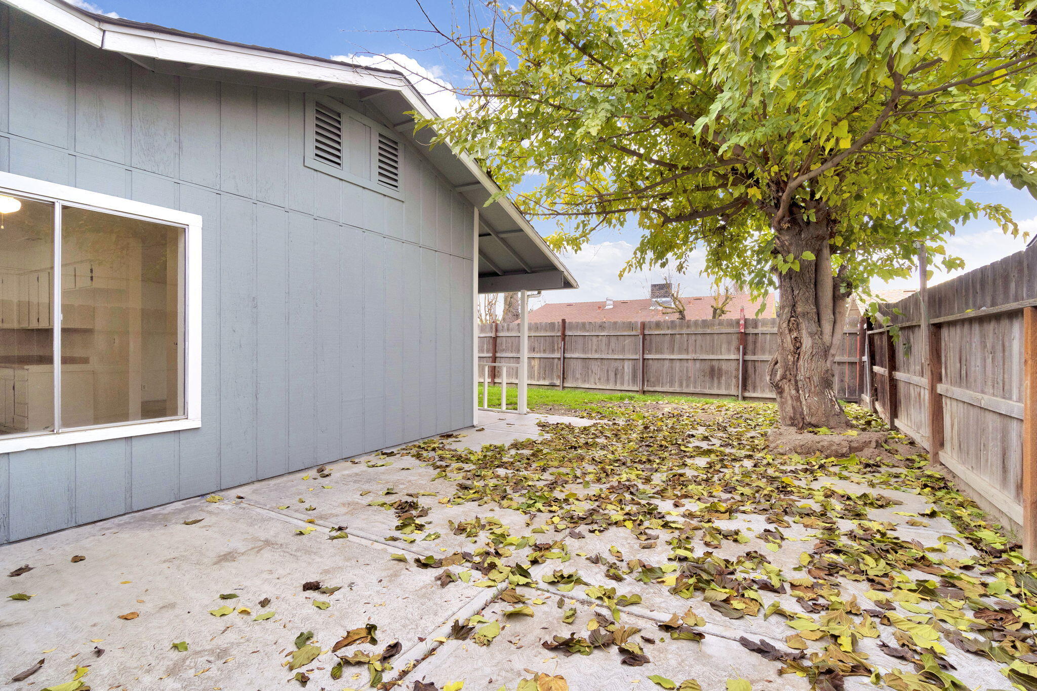 14853 W Stanislaus Ave, Kerman, CA 93630
