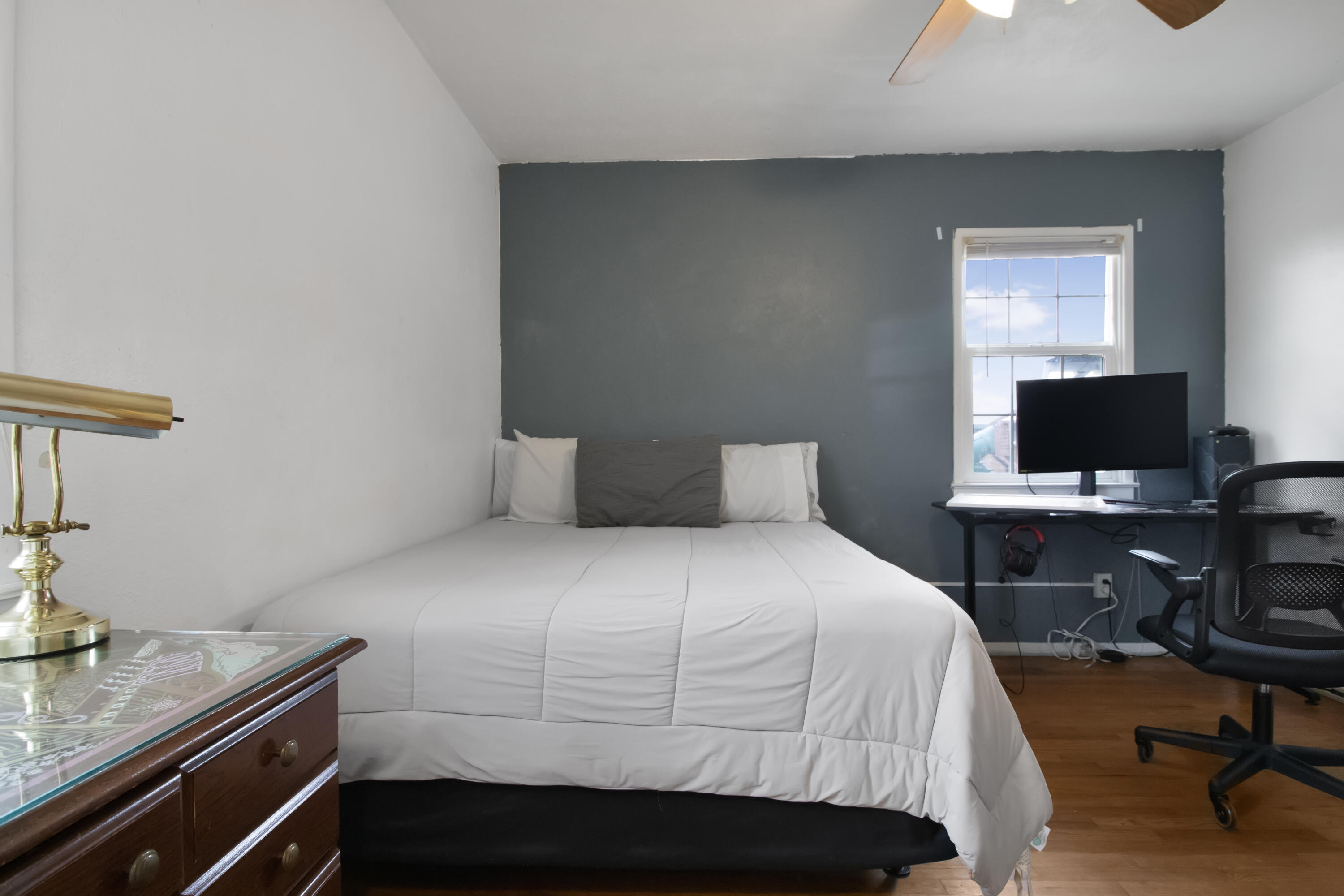 811 E Myrtle St, Hanford, CA 93230