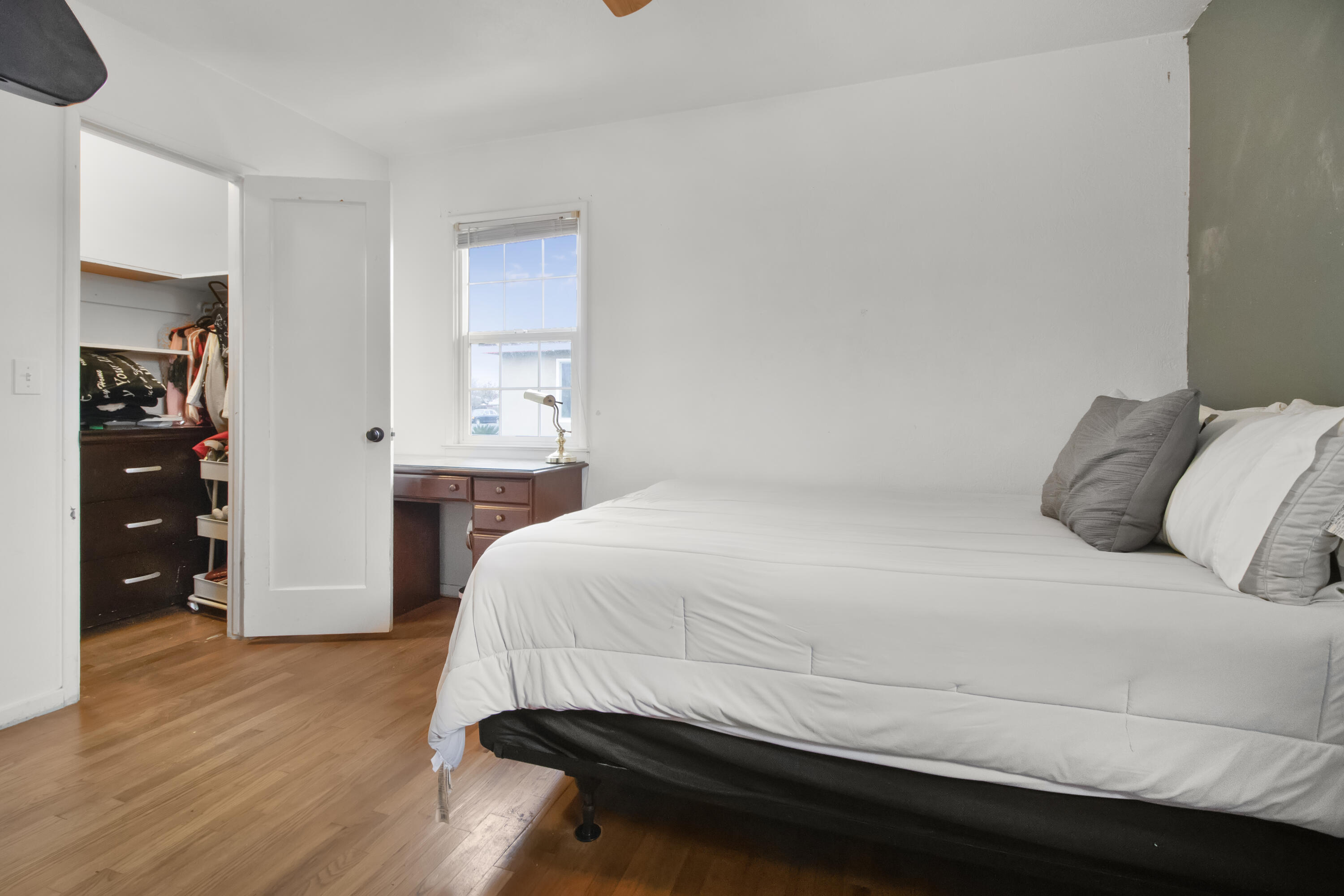 811 E Myrtle St, Hanford, CA 93230