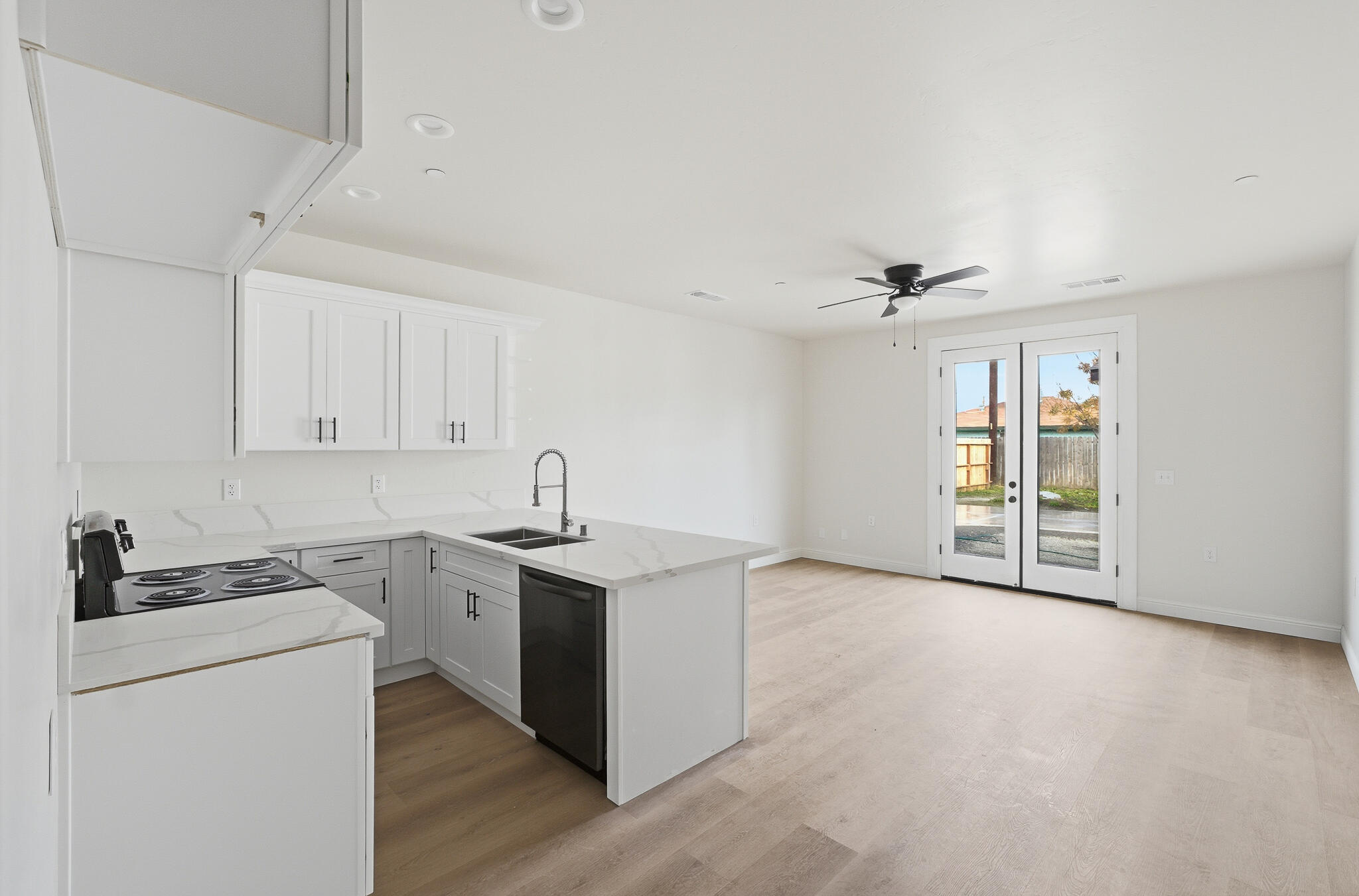 168 N Waukesha St, Porterville, CA 93257