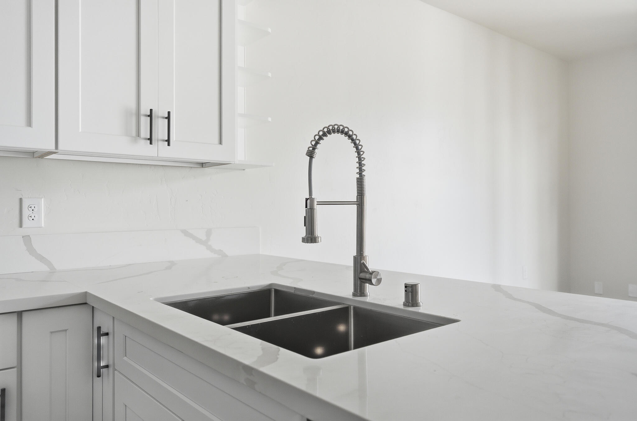 168 N Waukesha St, Porterville, CA 93257